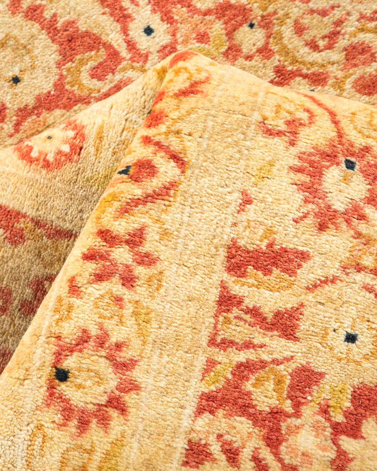 Autre Tapis traditionnel orange Mogul unique en son genre fabriqué à la main en vente