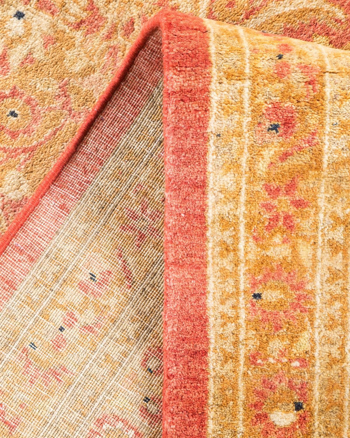 Einzigartiger, handgefertigter traditioneller Mogul-Teppich in Orange (Pakistanisch) im Angebot