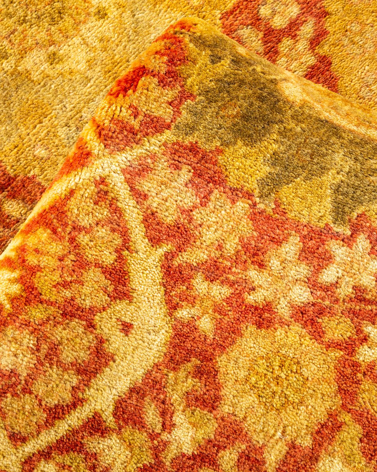 Autre Tapis traditionnel orange Mogul unique en son genre fabriqué à la main en vente