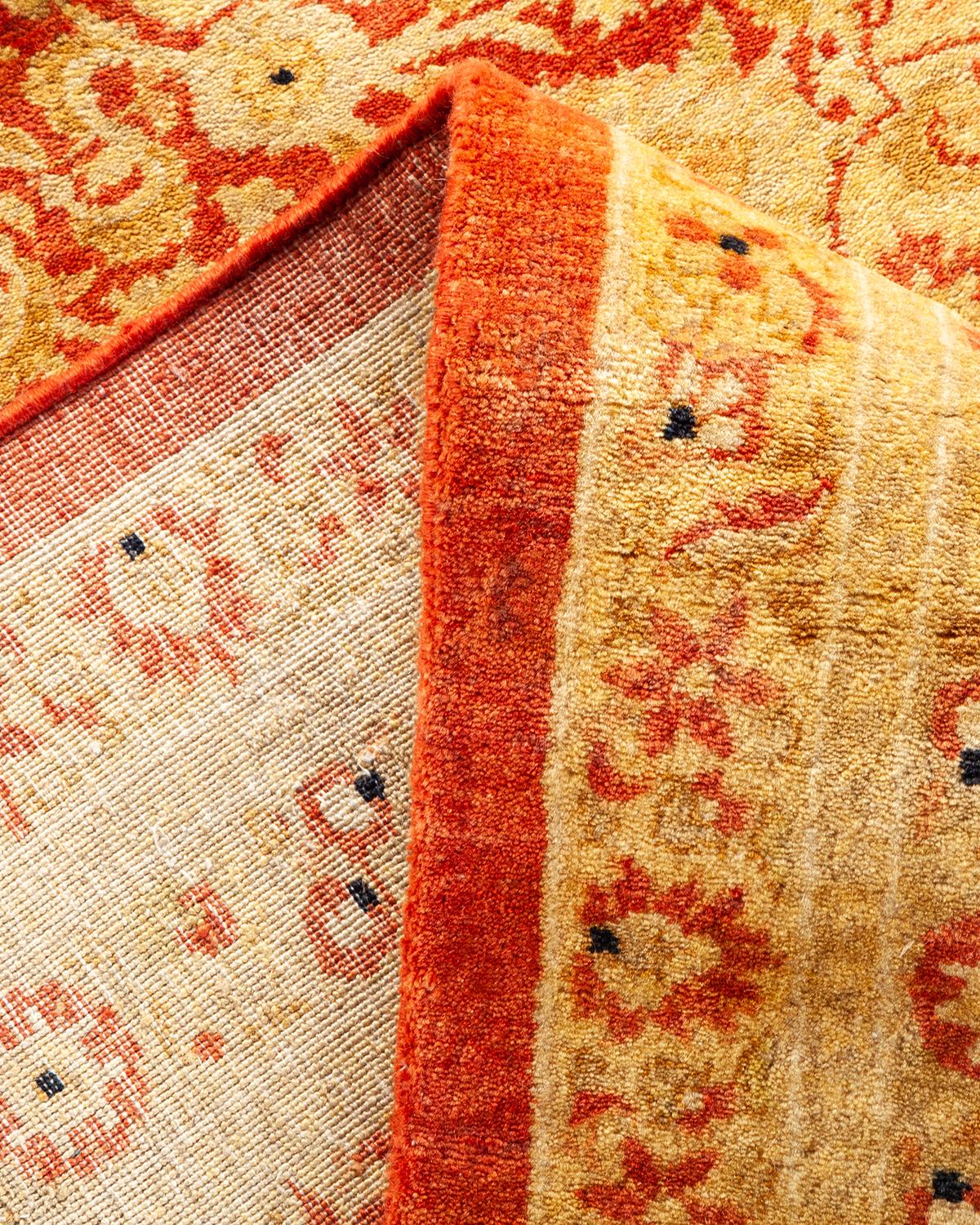 Traditioneller, handgefertigter Mogul-Teppich in Orange, Unikat im Zustand „Neu“ im Angebot in Norwalk, CT
