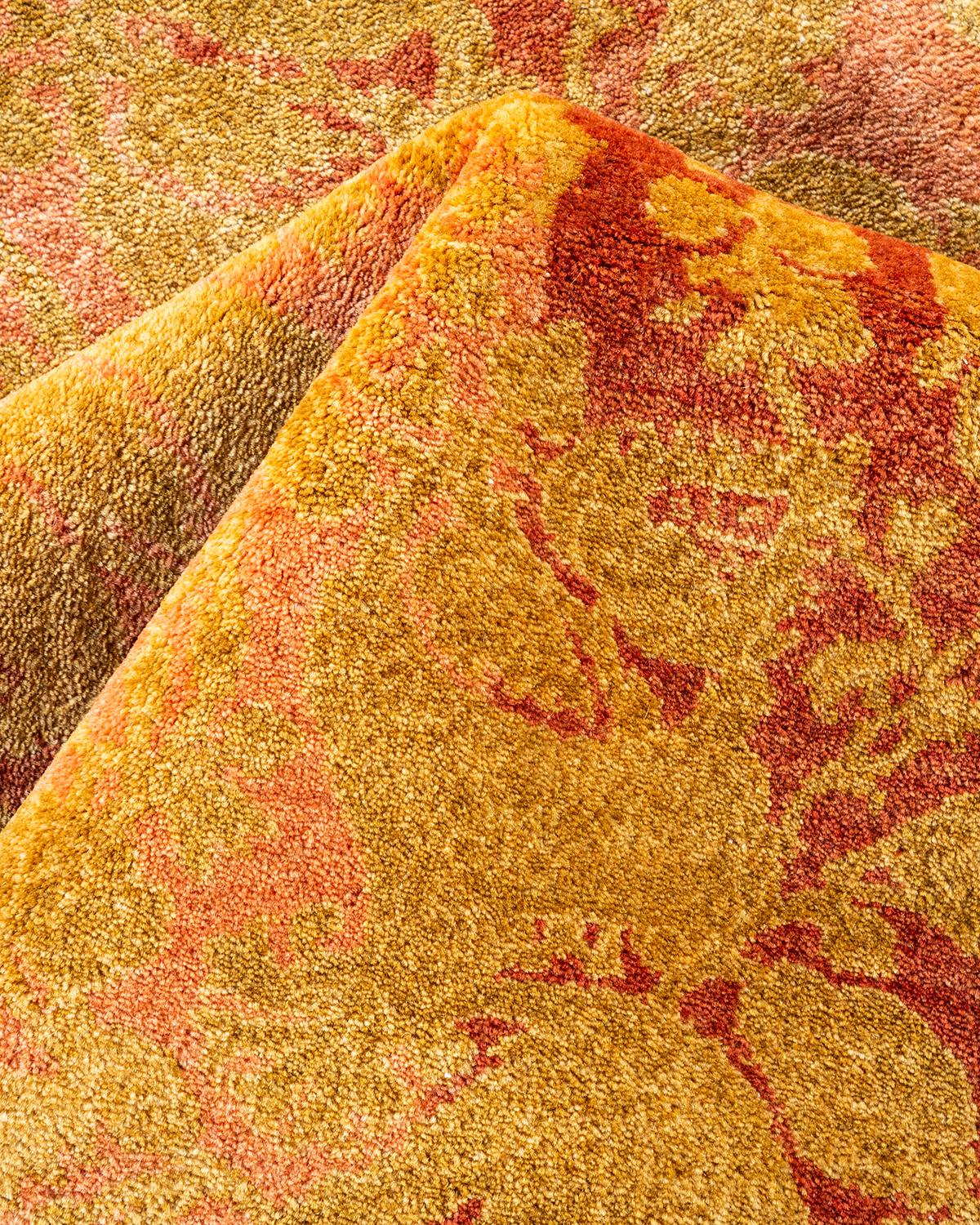 Autre Tapis traditionnel rose moghol unique fait à la main, unique en son genre en vente