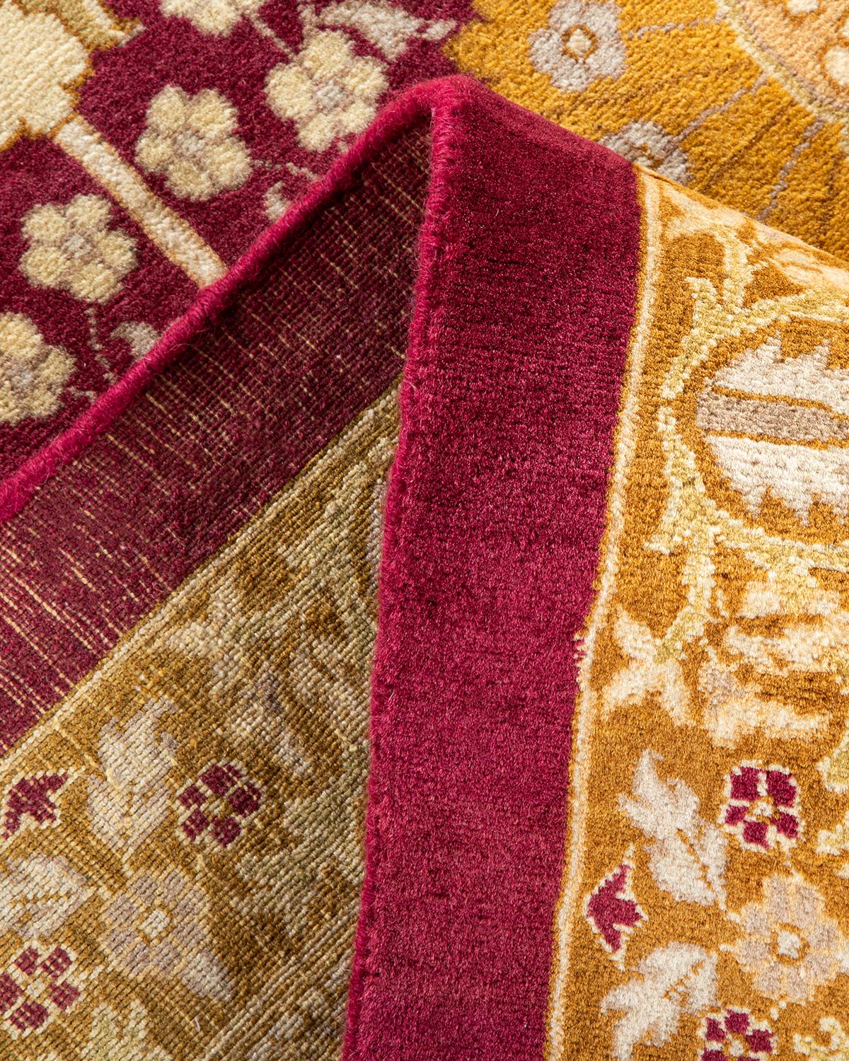 Pakistanais Tapis traditionnel violet moghol unique en son genre fabriqué à la main en vente
