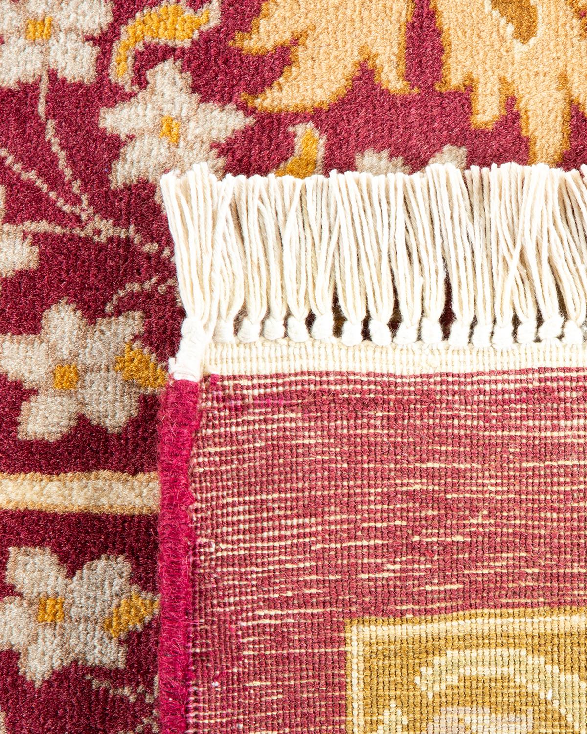 Noué à la main Tapis traditionnel violet moghol unique en son genre fabriqué à la main en vente
