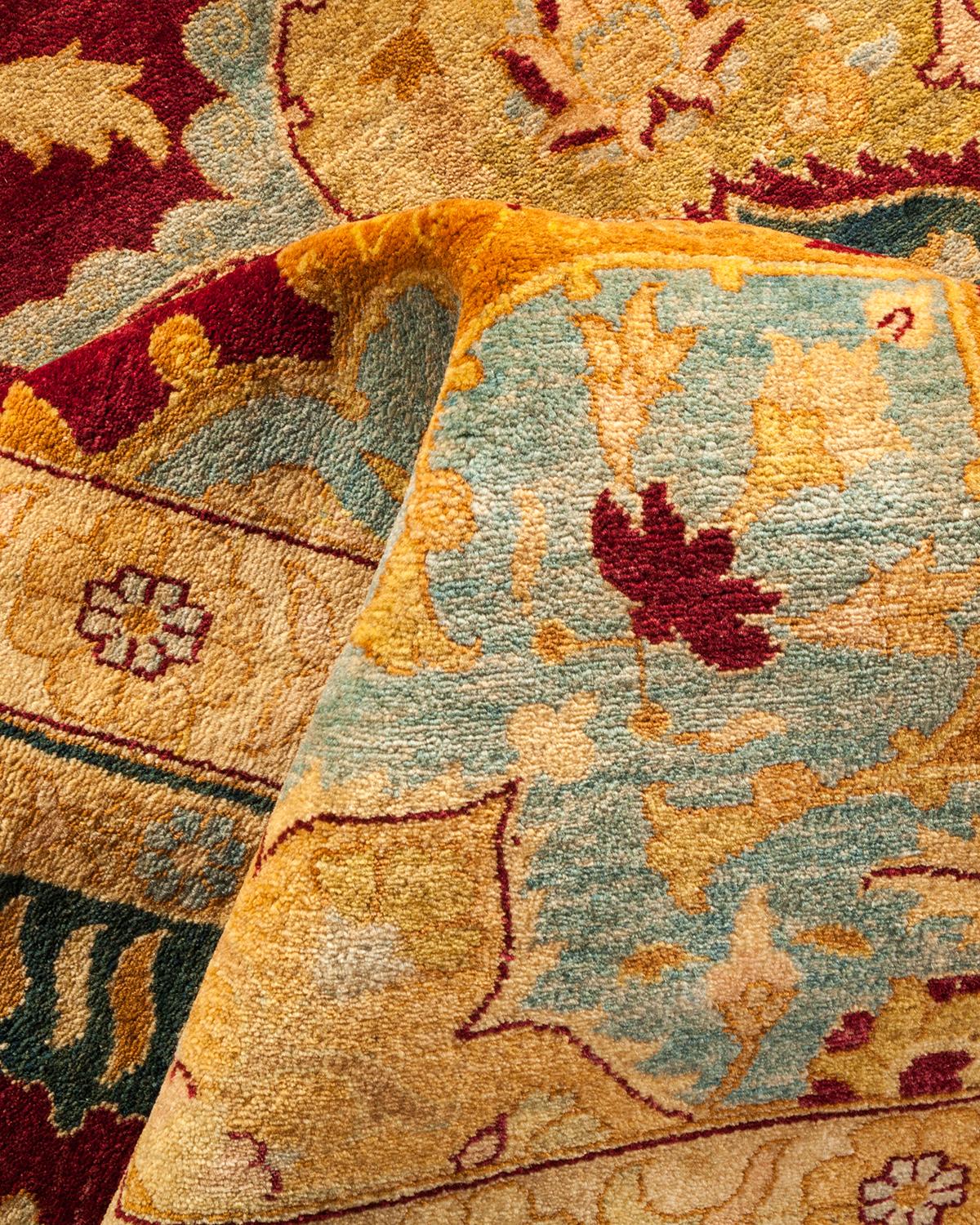 Autre Tapis traditionnel violet moghol unique en son genre fabriqué à la main en vente
