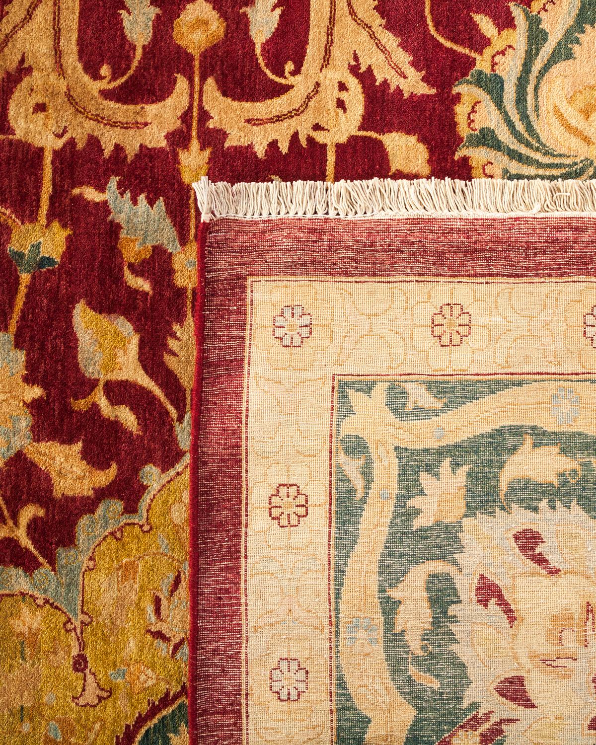 Noué à la main Tapis traditionnel violet moghol unique en son genre fabriqué à la main en vente