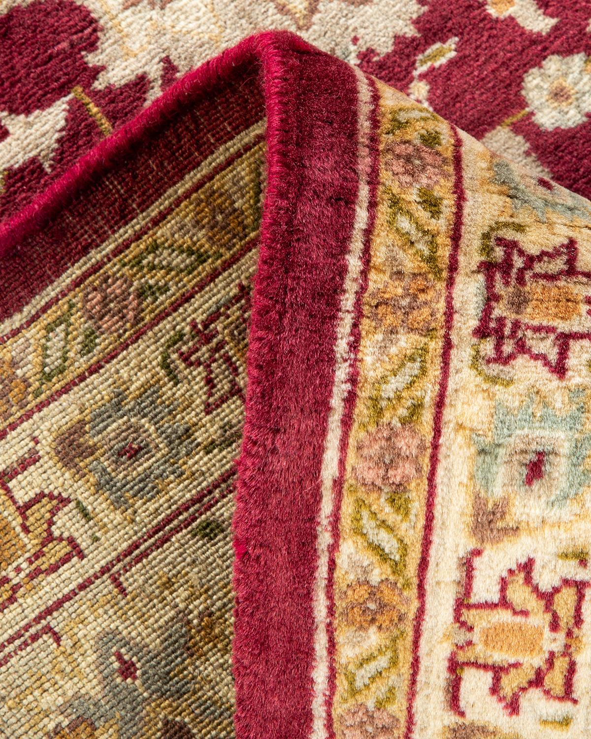 Traditioneller, handgefertigter Mogul-Teppich in Violett, Unikat (Pakistanisch) im Angebot
