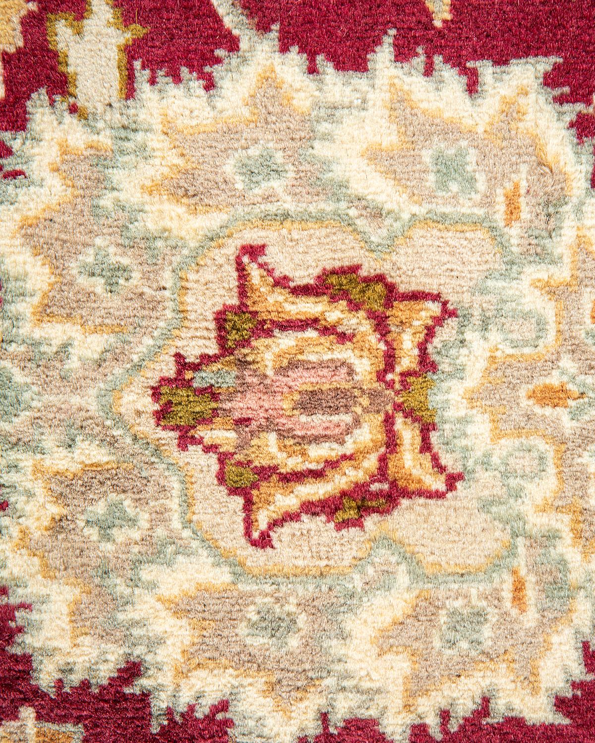 Traditioneller, handgefertigter Mogul-Teppich in Violett, Unikat (21. Jahrhundert und zeitgenössisch) im Angebot