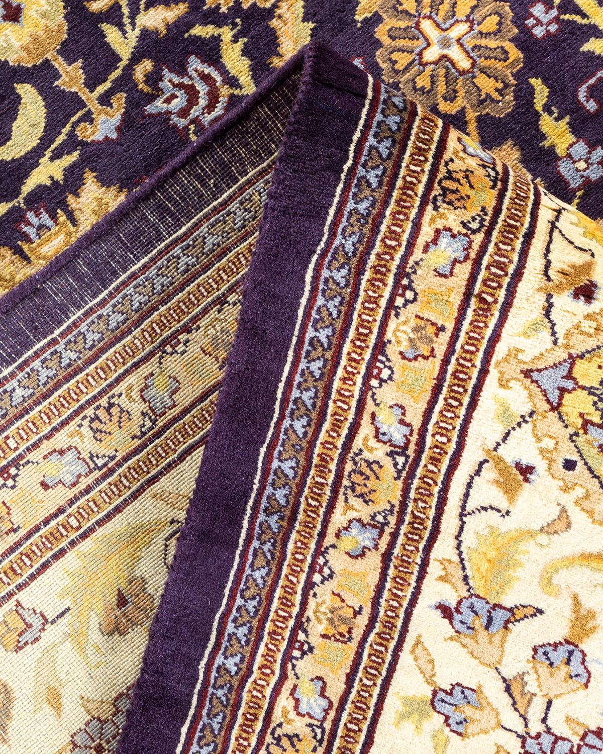 Traditioneller, handgefertigter Mogul-Teppich in Violett, Unikat (Pakistanisch)
