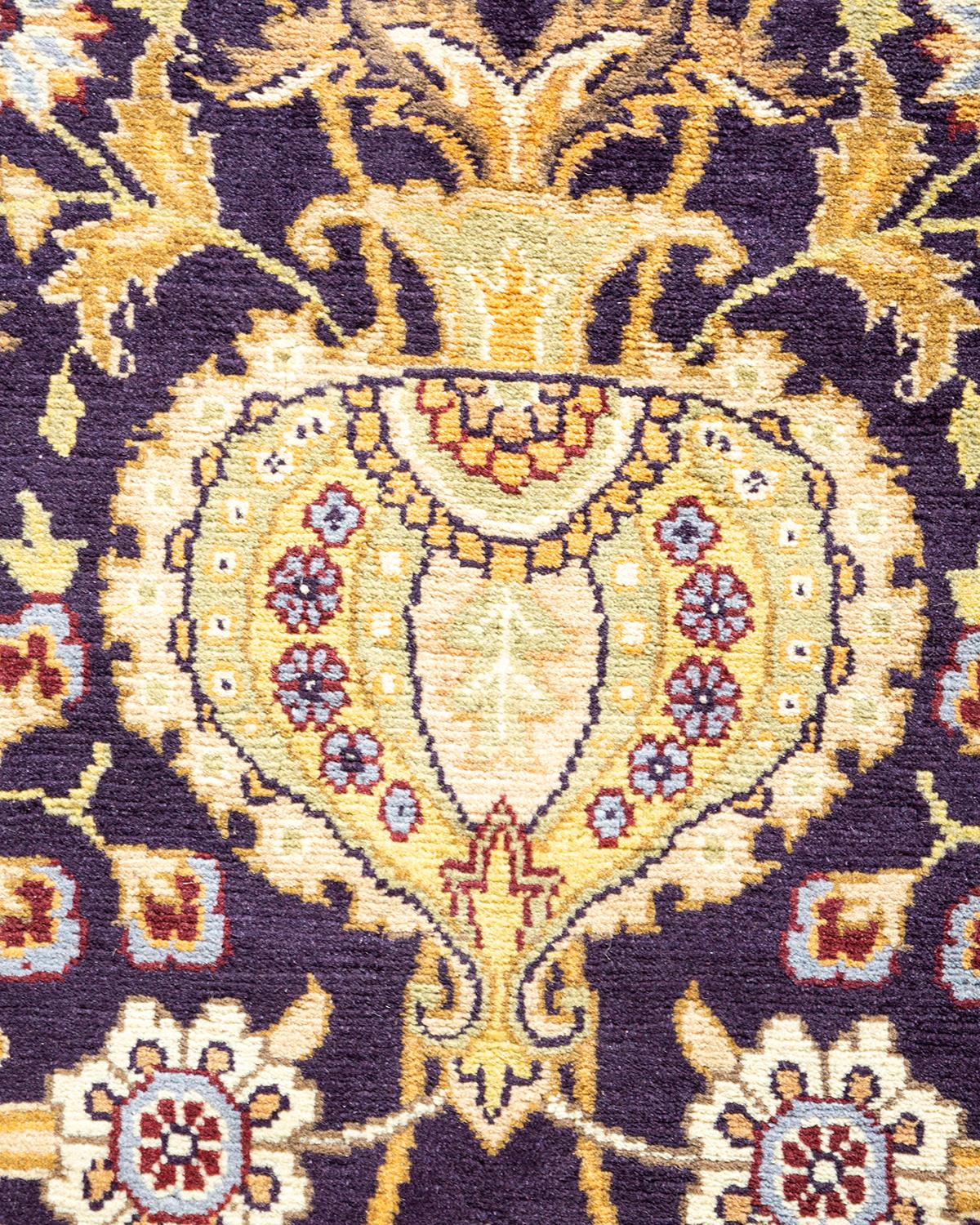 Traditioneller, handgefertigter Mogul-Teppich in Violett, Unikat (21. Jahrhundert und zeitgenössisch)