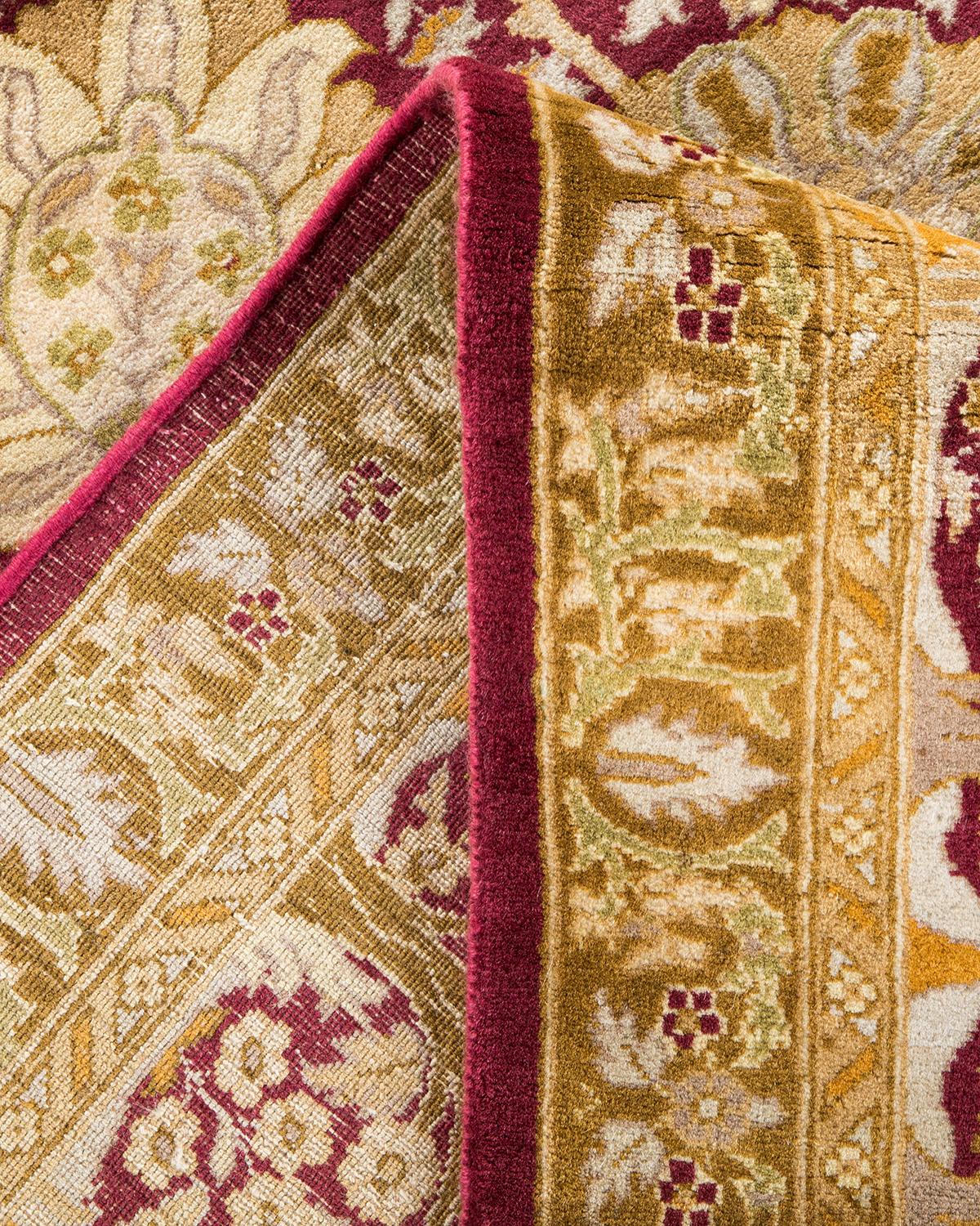 Handgefertigter, traditioneller Mogul-Teppich in Violett, Unikat (Pakistanisch) im Angebot