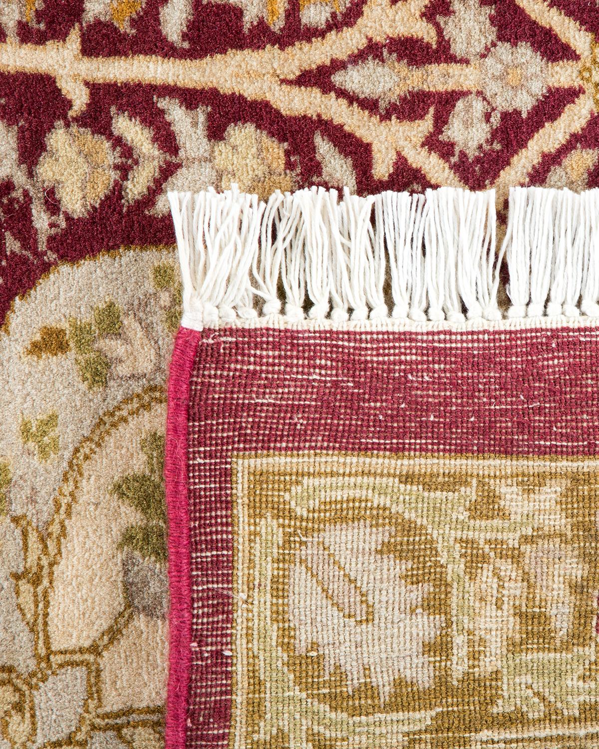 Handgefertigter, traditioneller Mogul-Teppich in Violett, Unikat (Handgeknüpft) im Angebot