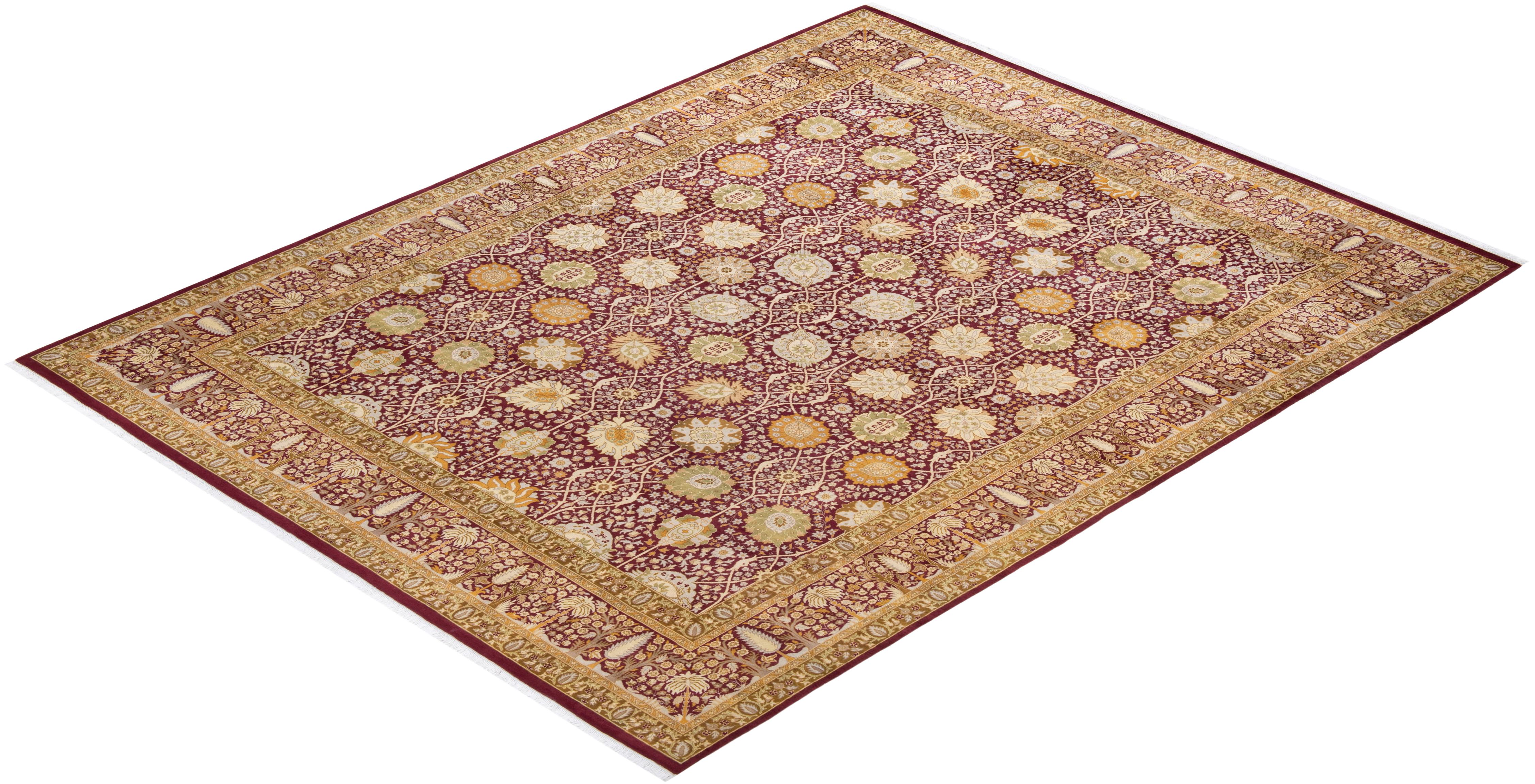 Autre Tapis traditionnel Mogul violet unique en son genre fabriqué à la main en vente