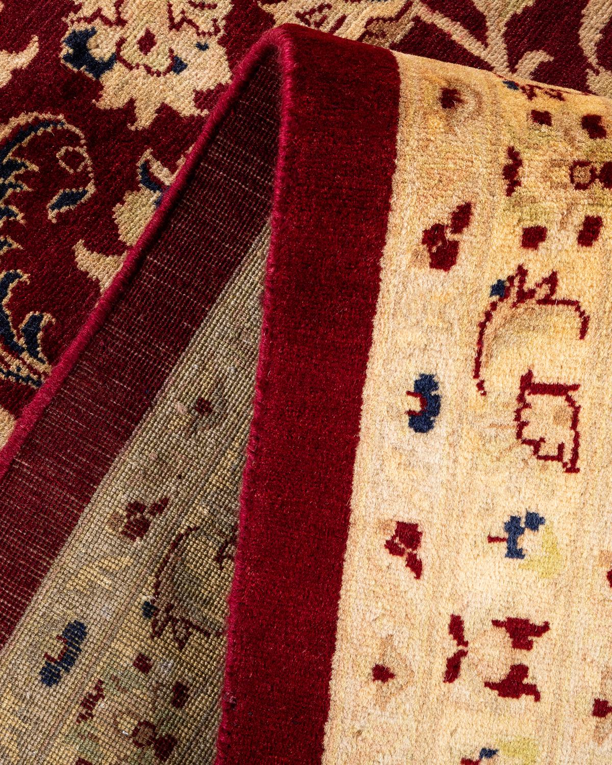 Pakistanais Tapis traditionnel Mogul rouge unique fait à la main, unique en son genre en vente