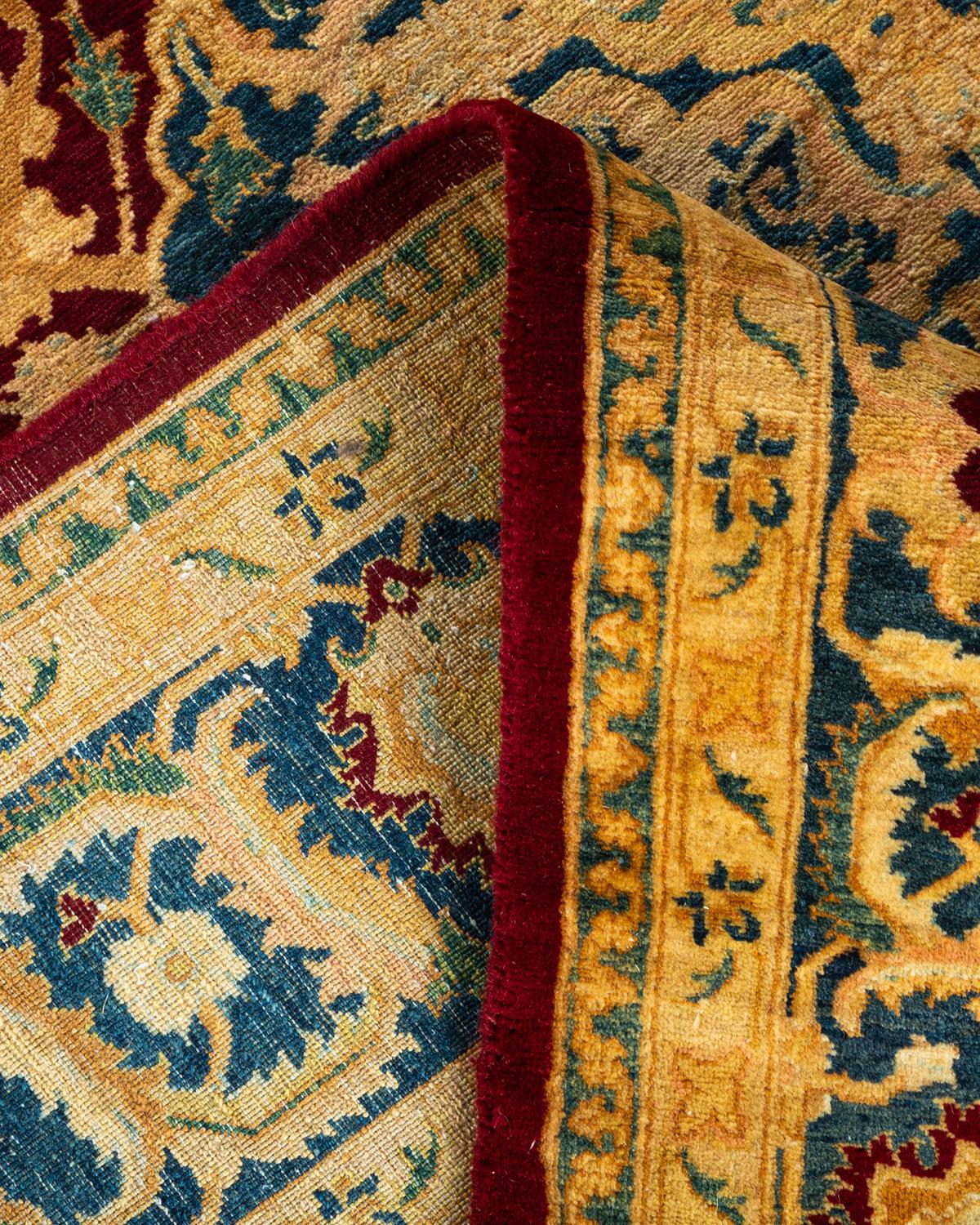 Pakistanais Tapis traditionnel Mogul rouge unique fait à la main, unique en son genre en vente
