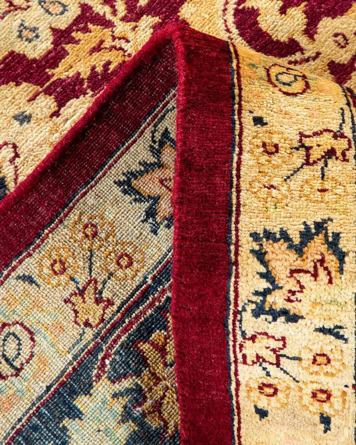 Handgefertigter, traditioneller Mogul-Roter Teppich, Unikat (Pakistanisch) im Angebot