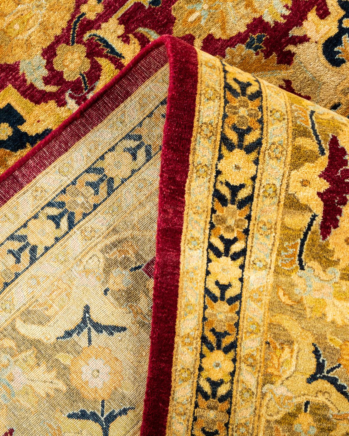 Traditioneller, handgefertigter Mogul-Roter Teppich, Unikat (Pakistanisch) im Angebot