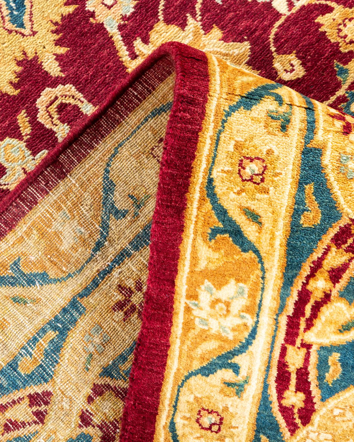 Pakistanais Tapis traditionnel Mogul rouge unique fait à la main, unique en son genre en vente