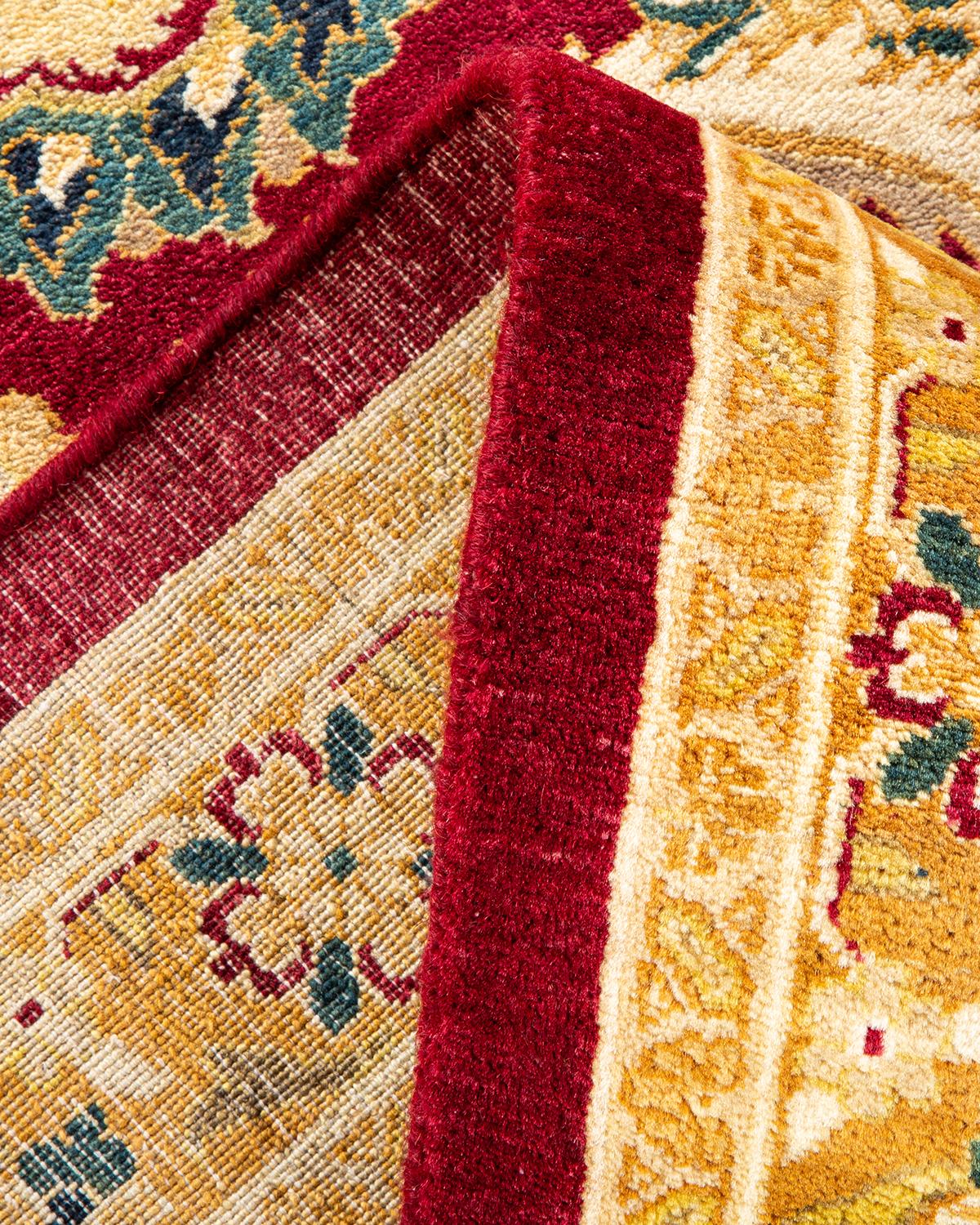Handgefertigter, traditioneller Mogul-Roter Teppich, Unikat (Pakistanisch) im Angebot