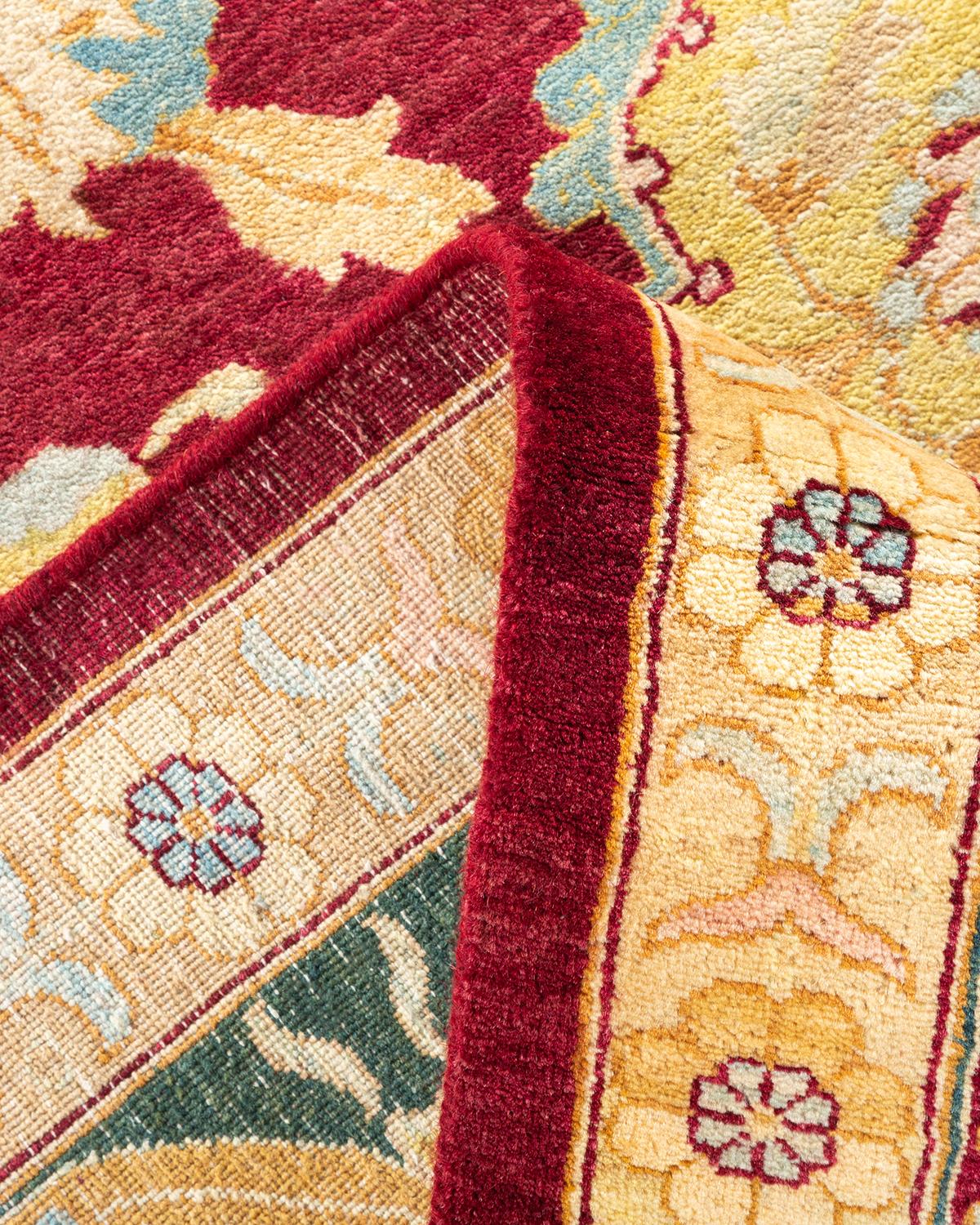 Pakistanais Tapis traditionnel Mogul rouge unique fait à la main, unique en son genre en vente