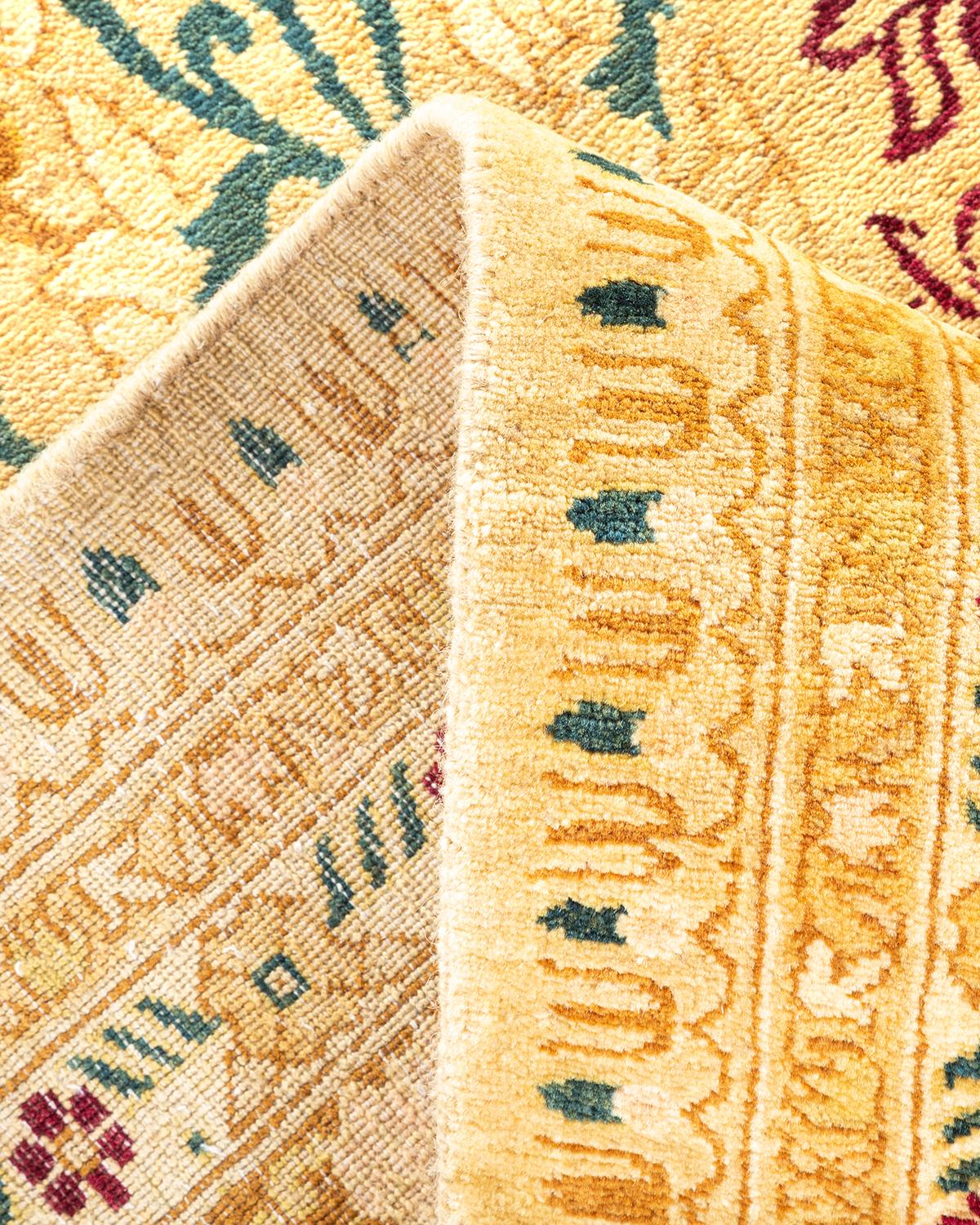 Pakistanais Tapis traditionnel Mogul jaune unique fait à la main, unique en son genre en vente