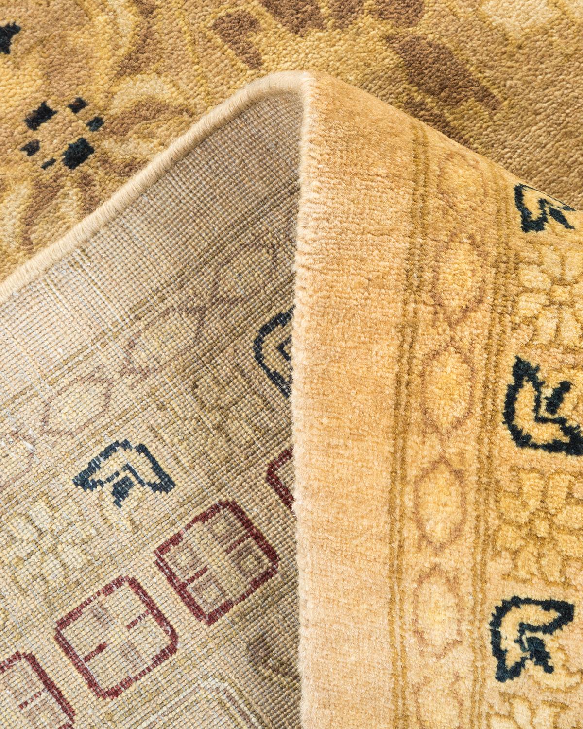 Pakistanais Tapis traditionnel Mogul jaune unique fait à la main, unique en son genre en vente