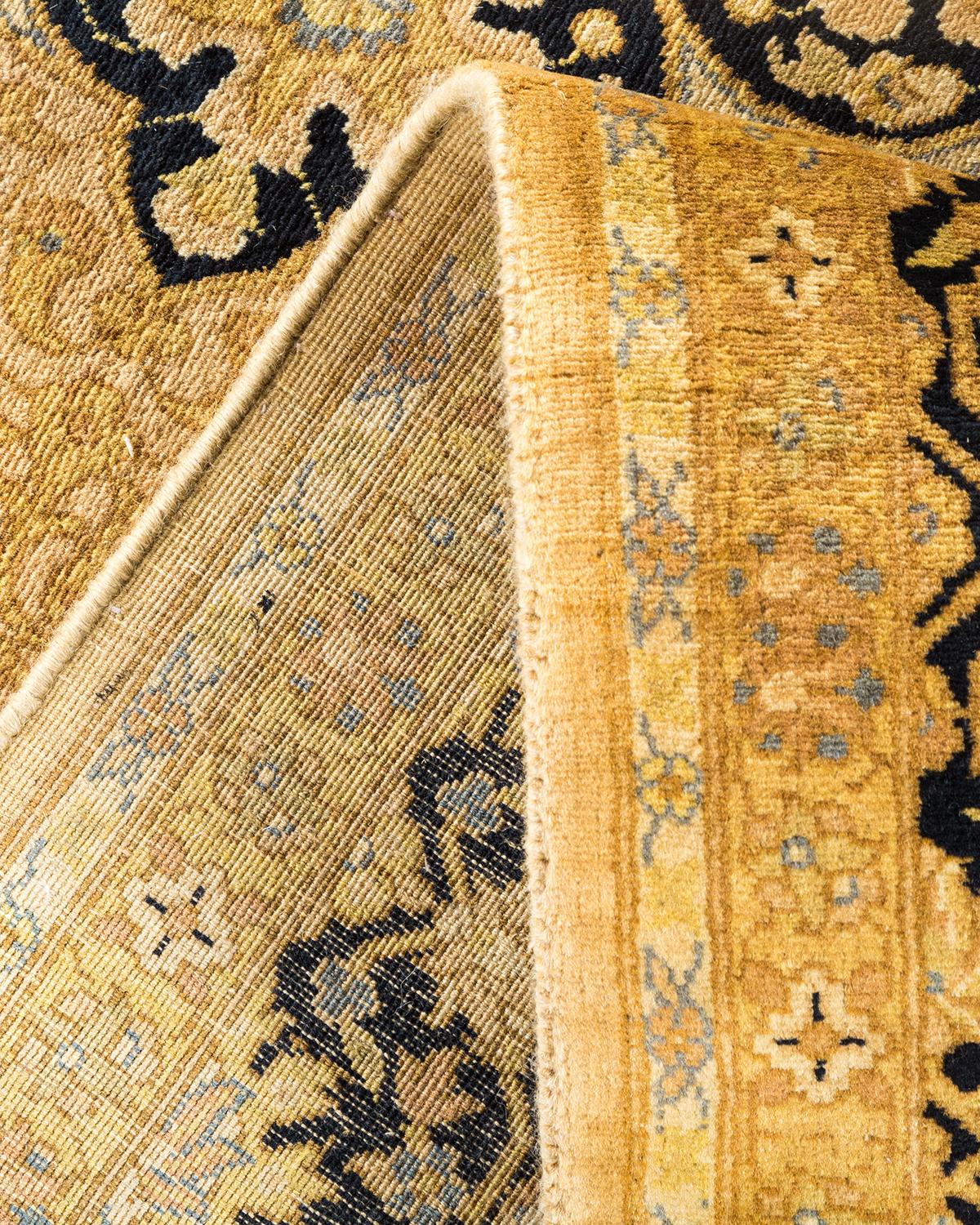 Pakistanais Tapis traditionnel Mogul jaune unique fait à la main, unique en son genre en vente