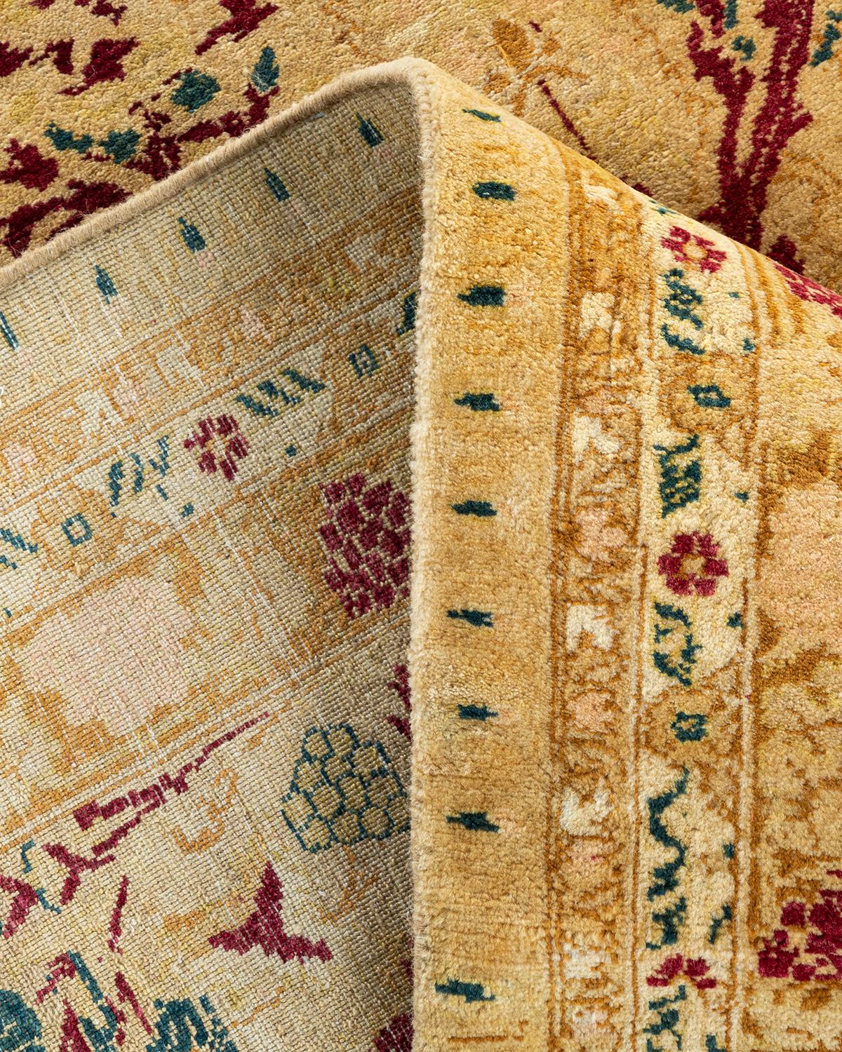 Pakistanais Tapis traditionnel Mogul jaune unique fait à la main, unique en son genre en vente