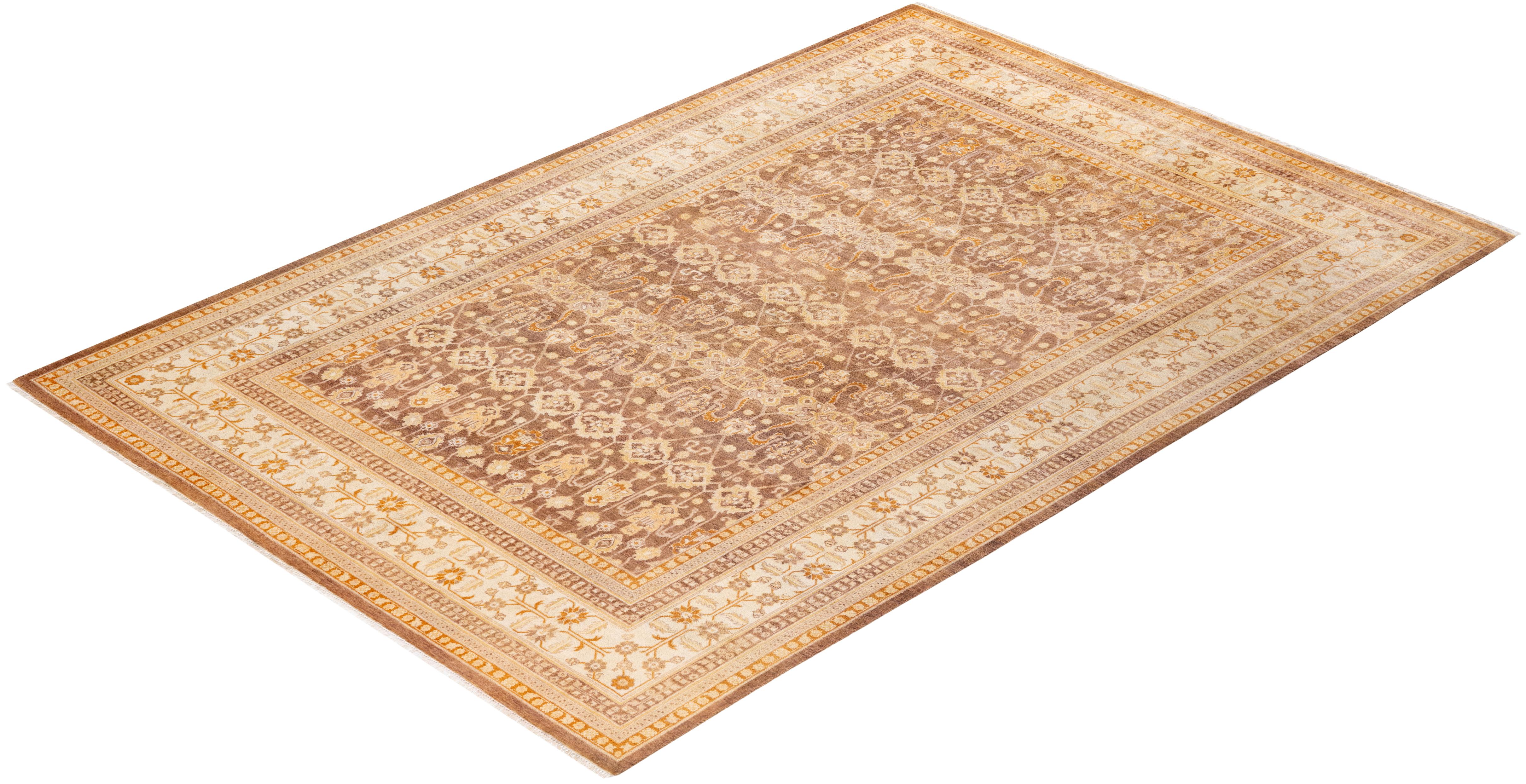 Avec leurs palettes discrètes et leurs motifs à l'envers, les tapis de la collection Mogul apporteront une sophistication intemporelle à n'importe quelle pièce. Influencés par un éventail de motifs turcs, indiens et persans, les artisans qui tissent