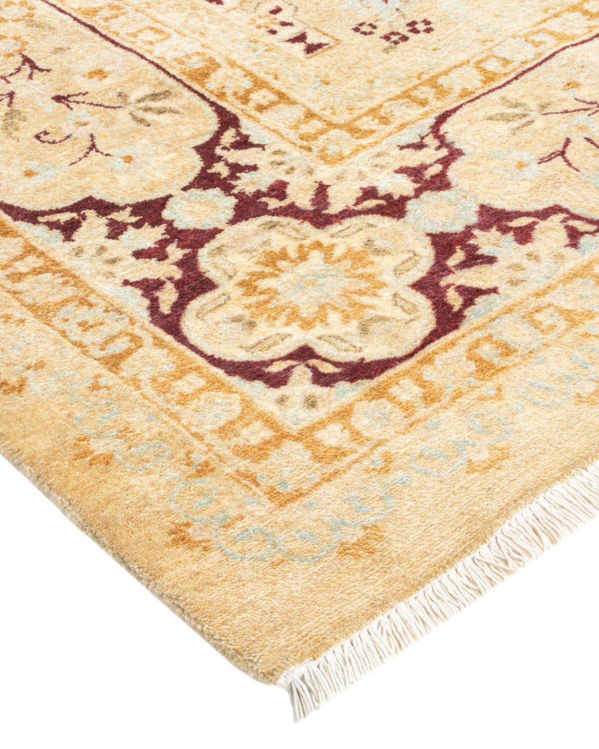 Handgefertigter, traditioneller Mogul-Teppich in Gelb, Unikat (Wolle) im Angebot