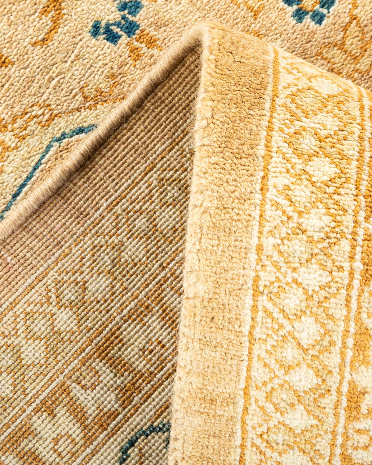 Pakistanais Tapis traditionnel Mogul jaune unique fait à la main, unique en son genre en vente