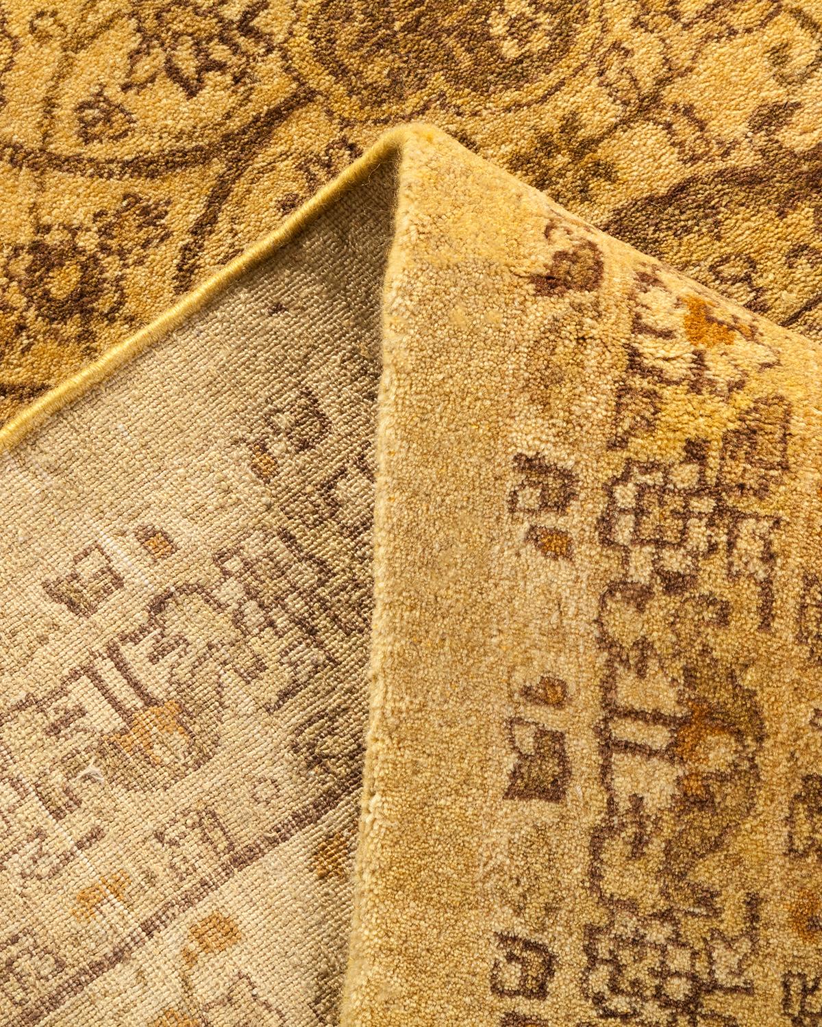 Pakistano Tappeto tradizionale Mogul giallo, unico nel suo genere, realizzato a mano in vendita