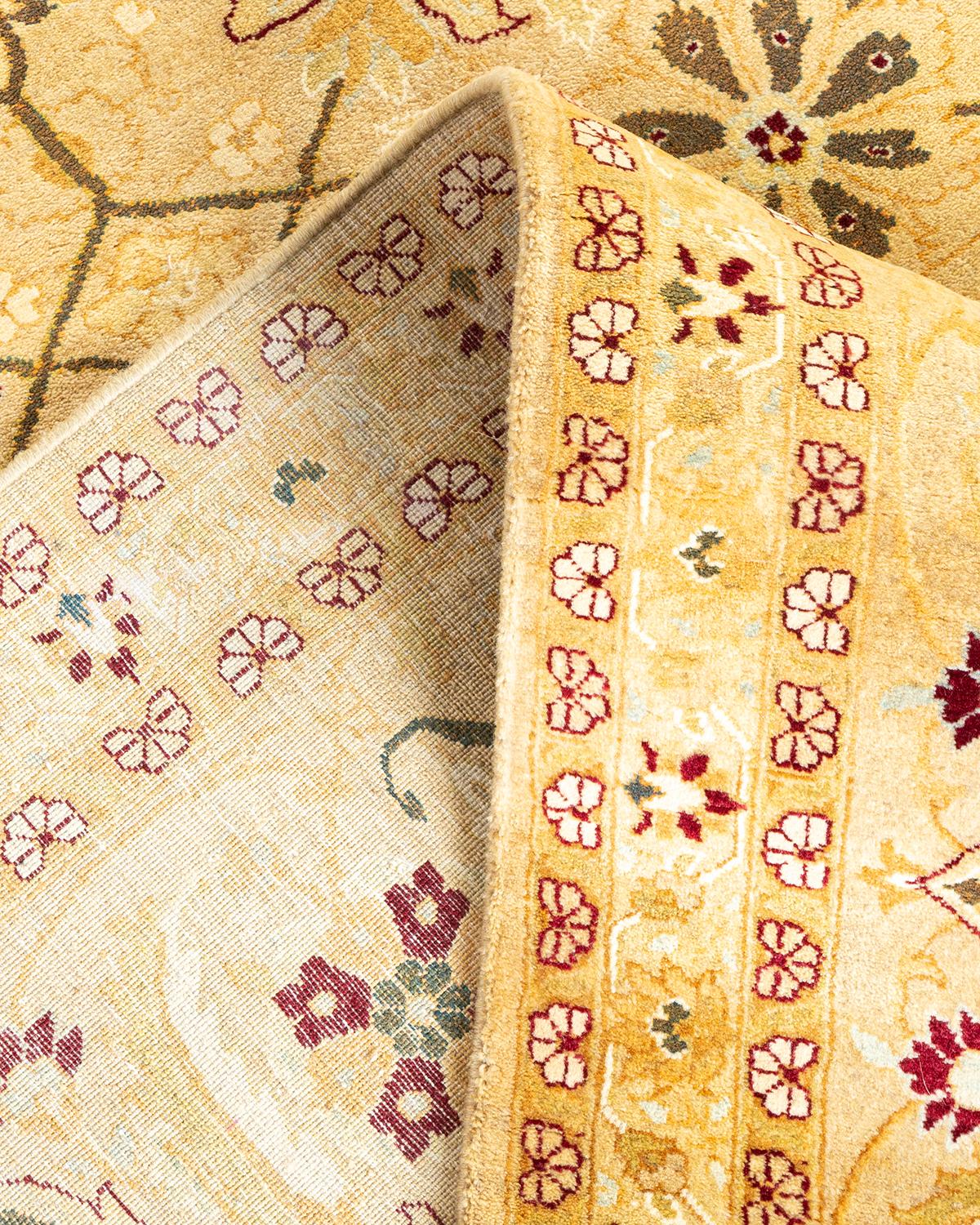 Pakistanais Tapis traditionnel Mogul jaune, fait à la main, unique en son genre en vente
