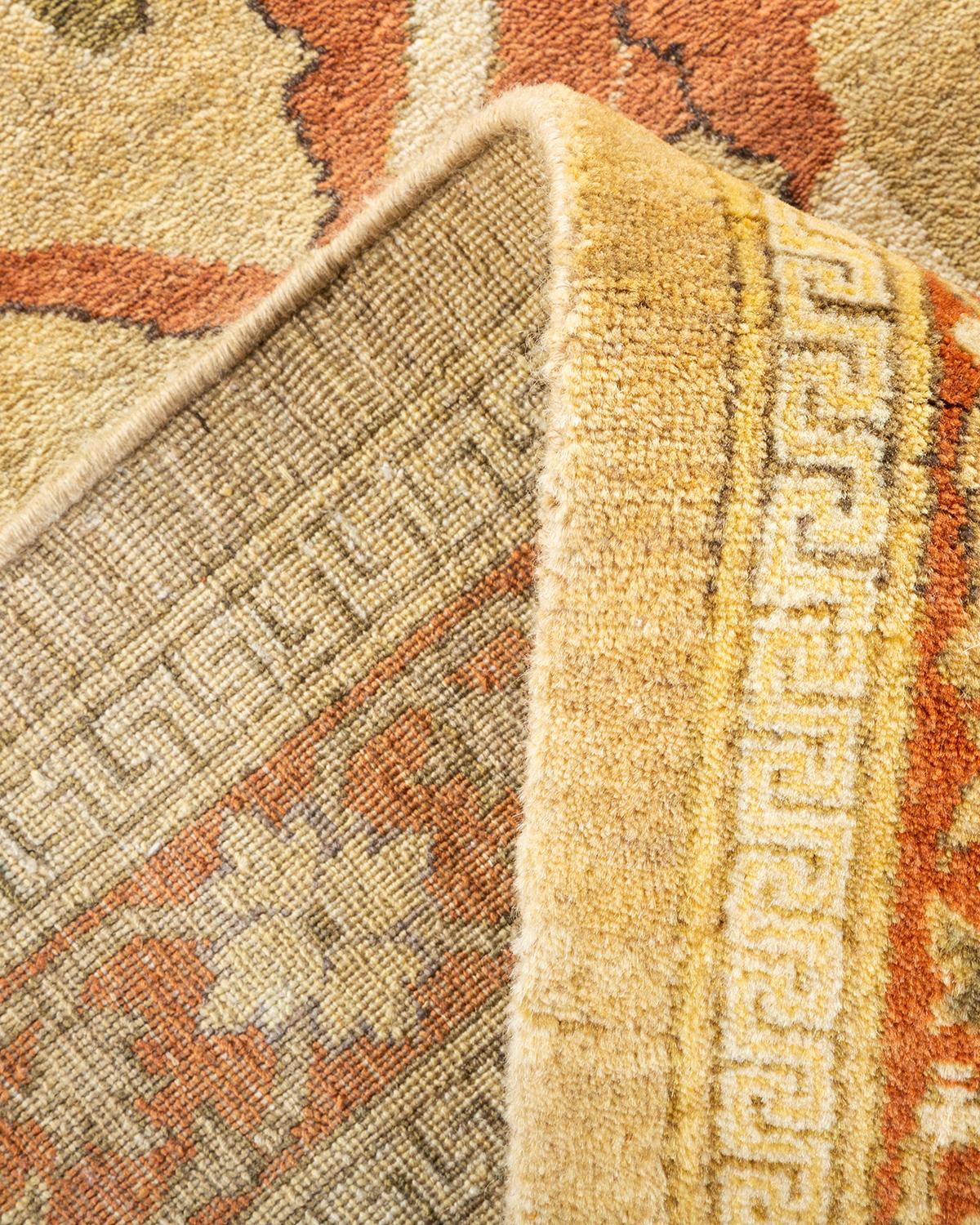 Pakistanais Tapis traditionnel Mogul jaune unique fait à la main, unique en son genre en vente