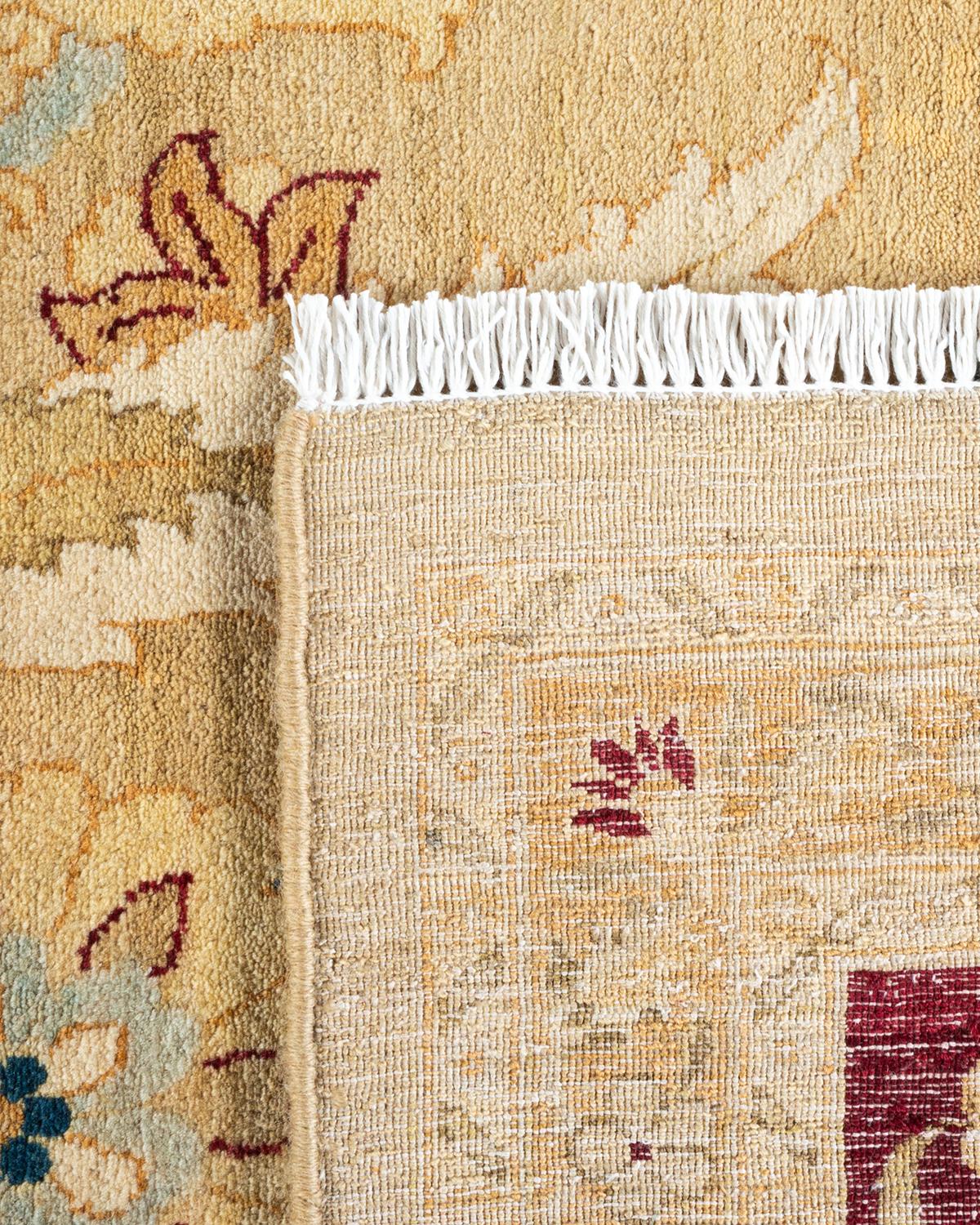 Pakistanais Tapis traditionnel Mogul jaune unique fait à la main, unique en son genre en vente