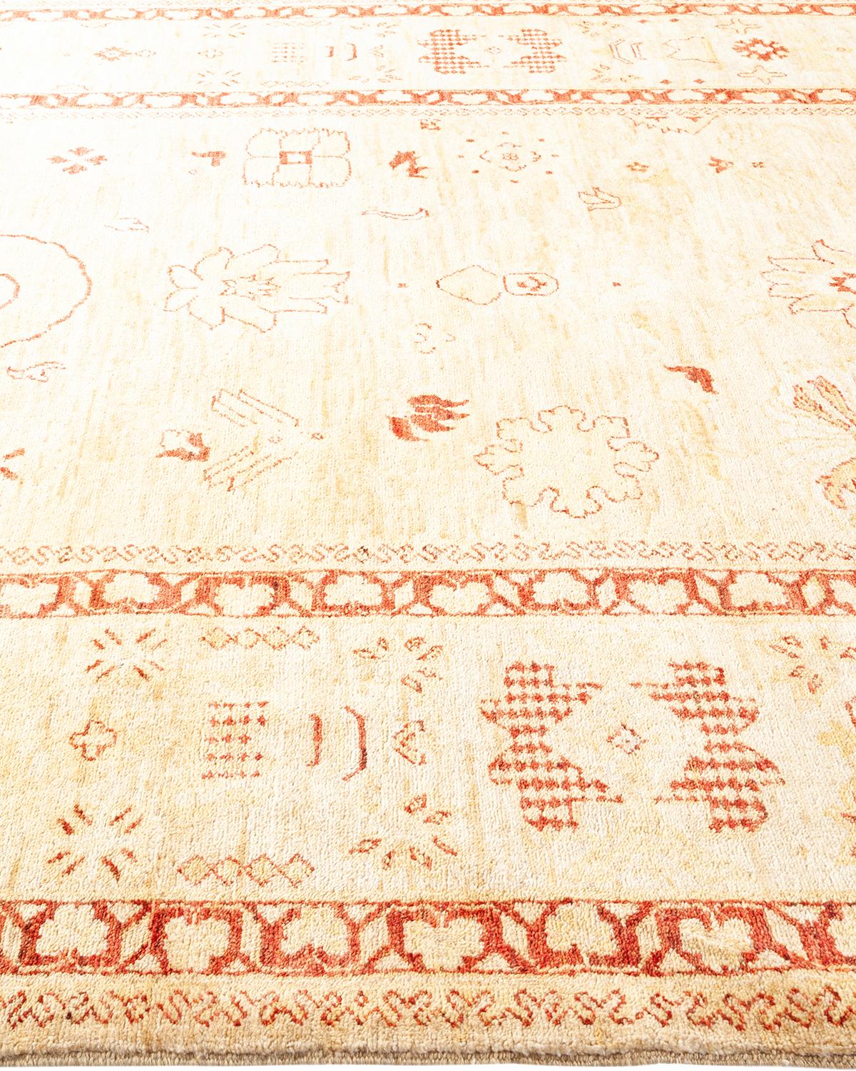 One-of-a-kind Hand Made Traditional Ziegler Ivory Area Rug In New Condition For Sale In Norwalk, CT