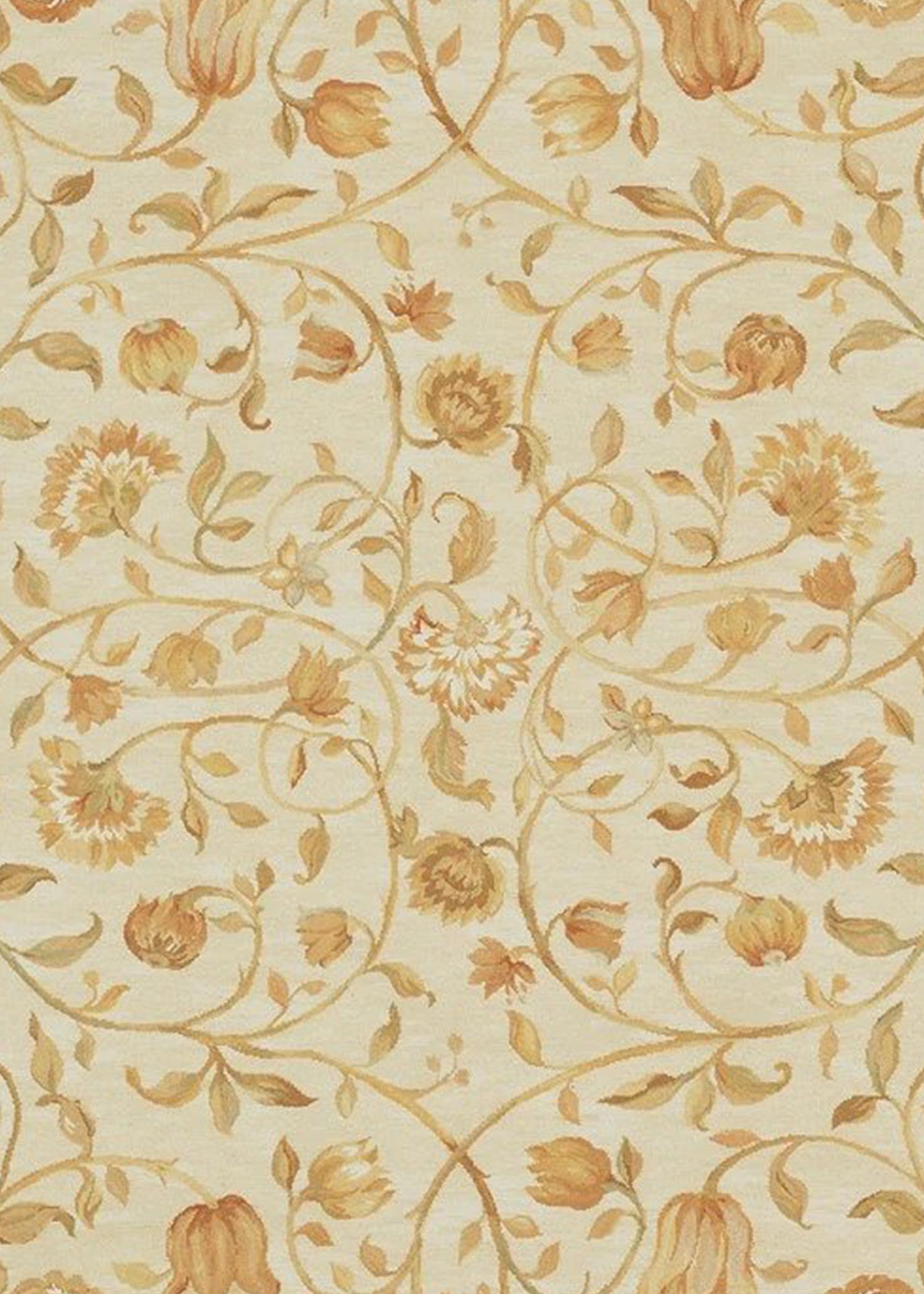 D'après une peinture originale d'Asmara inspirée d'une colline toscane couverte d'oliviers, de cyprès, de fleurs sauvages et de buissons de verge d'or. Ce tapis à poils coupés et bouclés a été fabriqué à la main en combinant un tissage bouclé