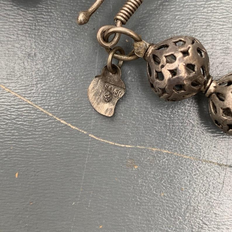 Artigiano Collana in argento e perle d'acqua dolce fatta a mano unica nel suo genere in vendita