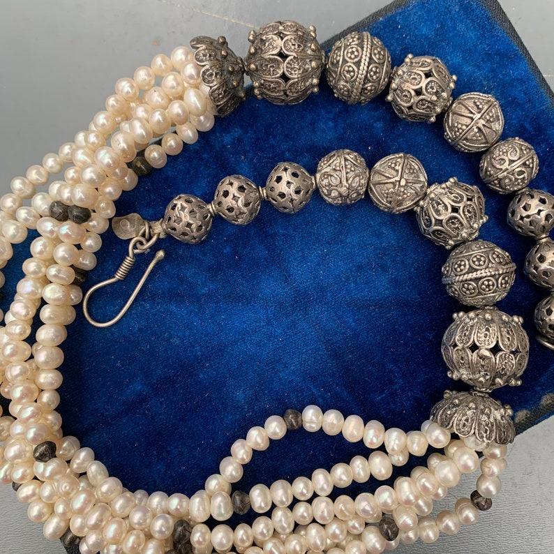Collana in argento e perle d'acqua dolce fatta a mano unica nel suo genere In condizioni buone in vendita a Monroe Township, NJ