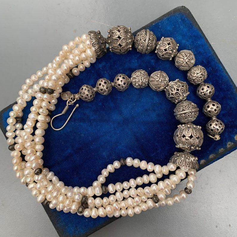 Collana in argento e perle d'acqua dolce fatta a mano unica nel suo genere in vendita 1