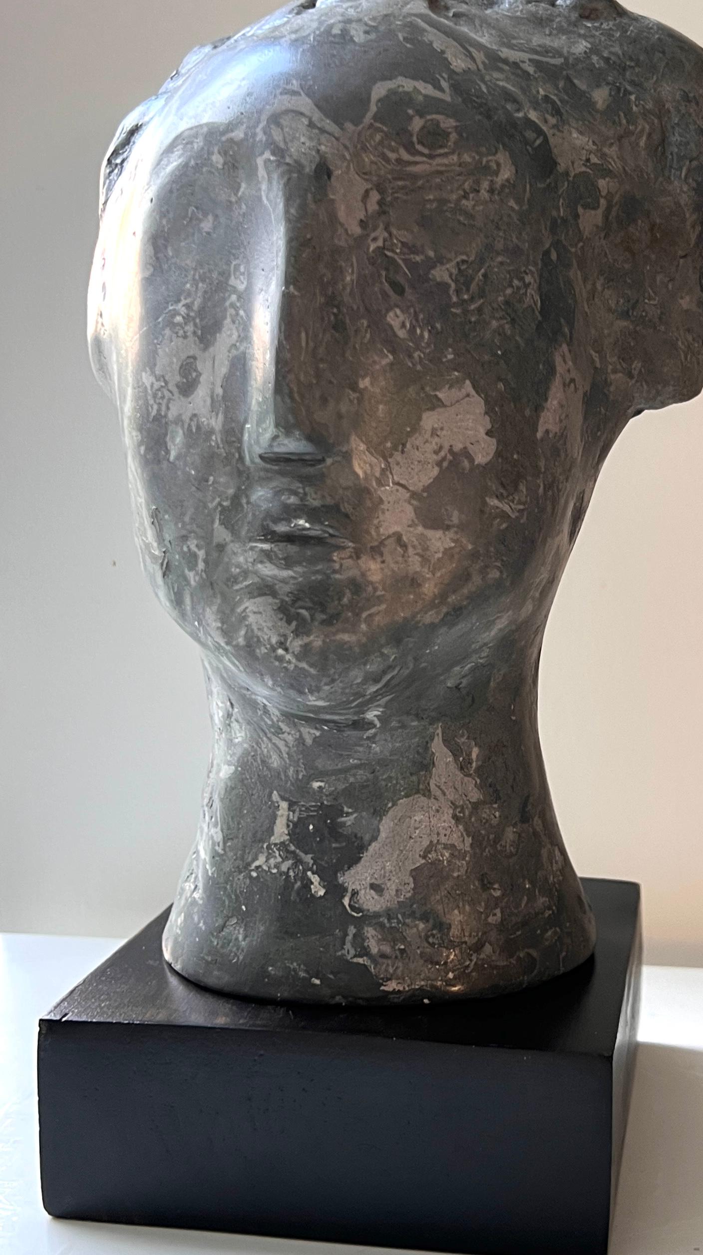 Fatto a mano Scultura astratta di testa di donna unica nel suo genere, realizzata a mano a Scagliola in vendita