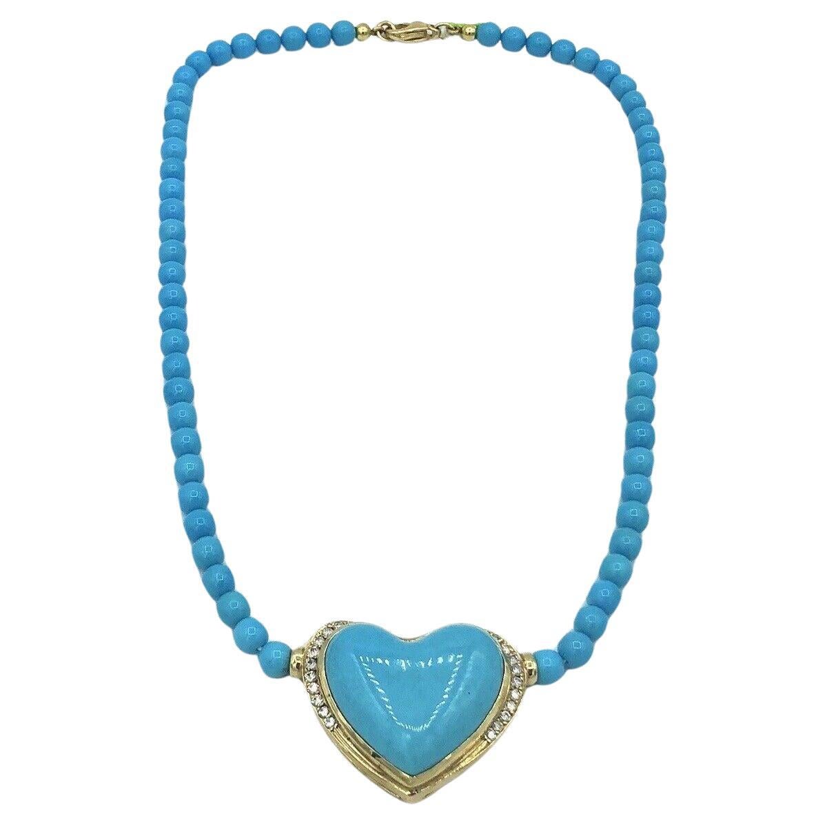 Magnifique collier de turquoise de l'Arizona avec 0.75 crt. Diamants en IF/TW
Mousqueton
Longueur totale d'environ 45 cm.
Longueur du cœur avec sertissage env. 30 mm
Largeur du cœur avec réglage : environ 35 mm
Épaisseur d'environ 15 mm