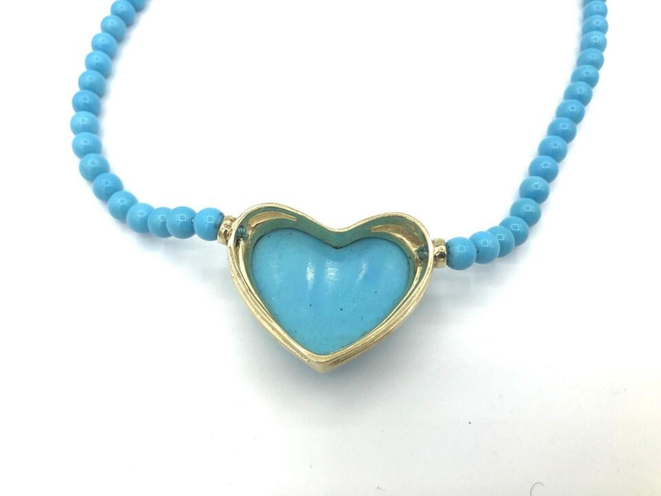 Taille ronde Collier unique en forme de coeur en or jaune 18k avec turquoise naturelle et diamant en vente