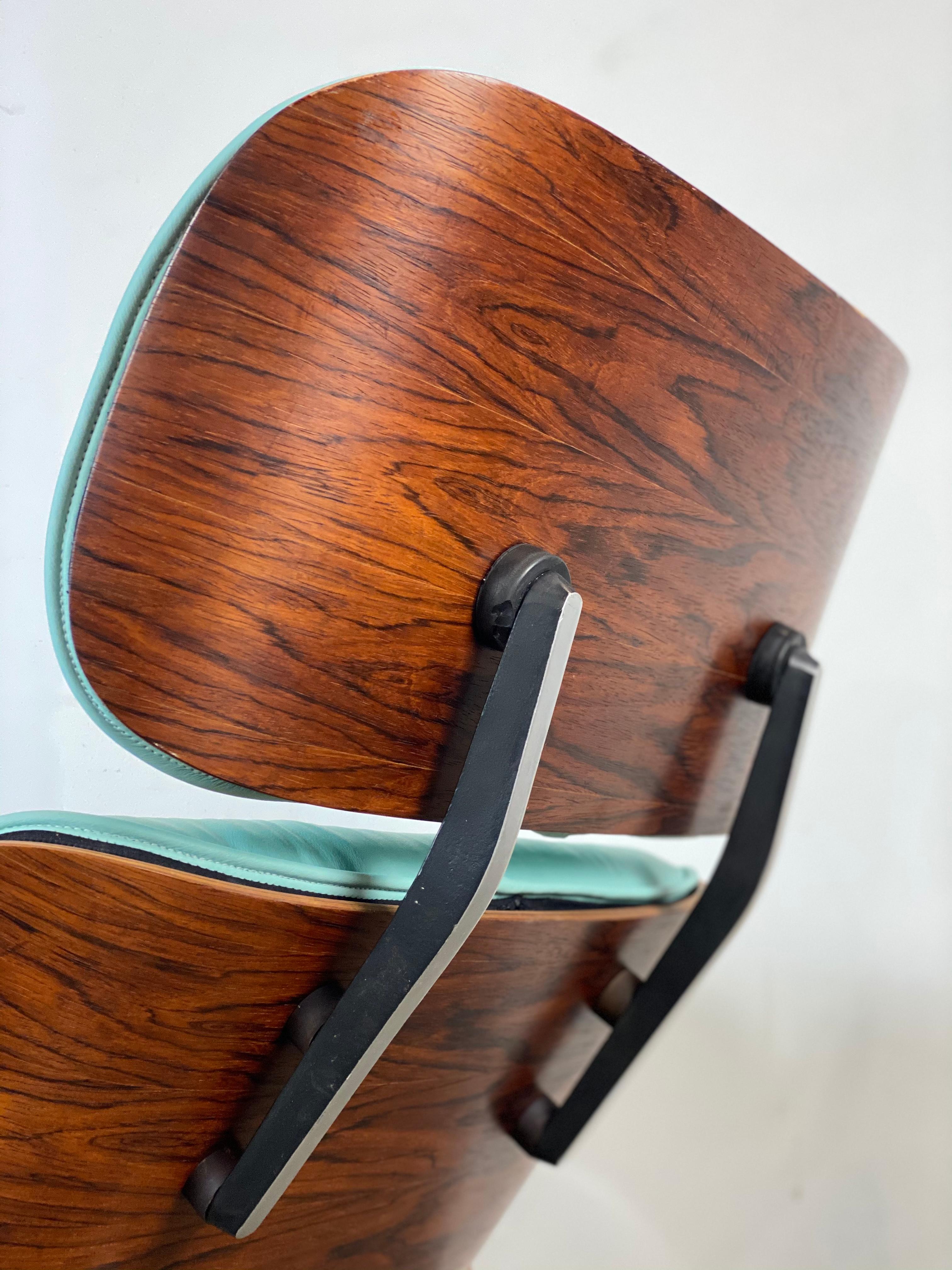 Chaise Longue et Pouf Eames Herman Miller vert menthe avec Cuir Personnalisé 5
