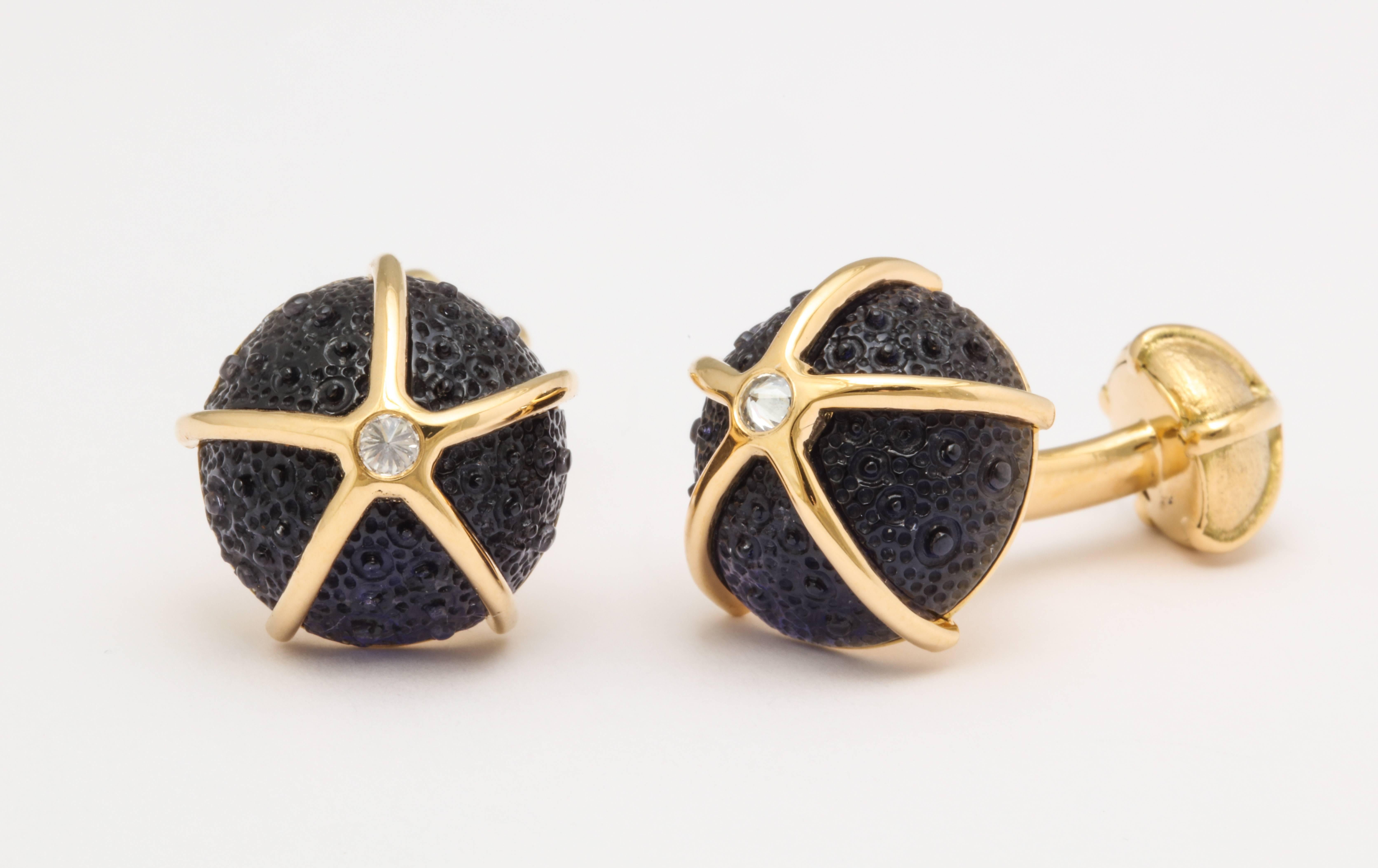 One of a Kind Iolite and Diamond Sea Urchin Cufflinks by Michael Kanners In New Condition In Bal Harbour, FL
