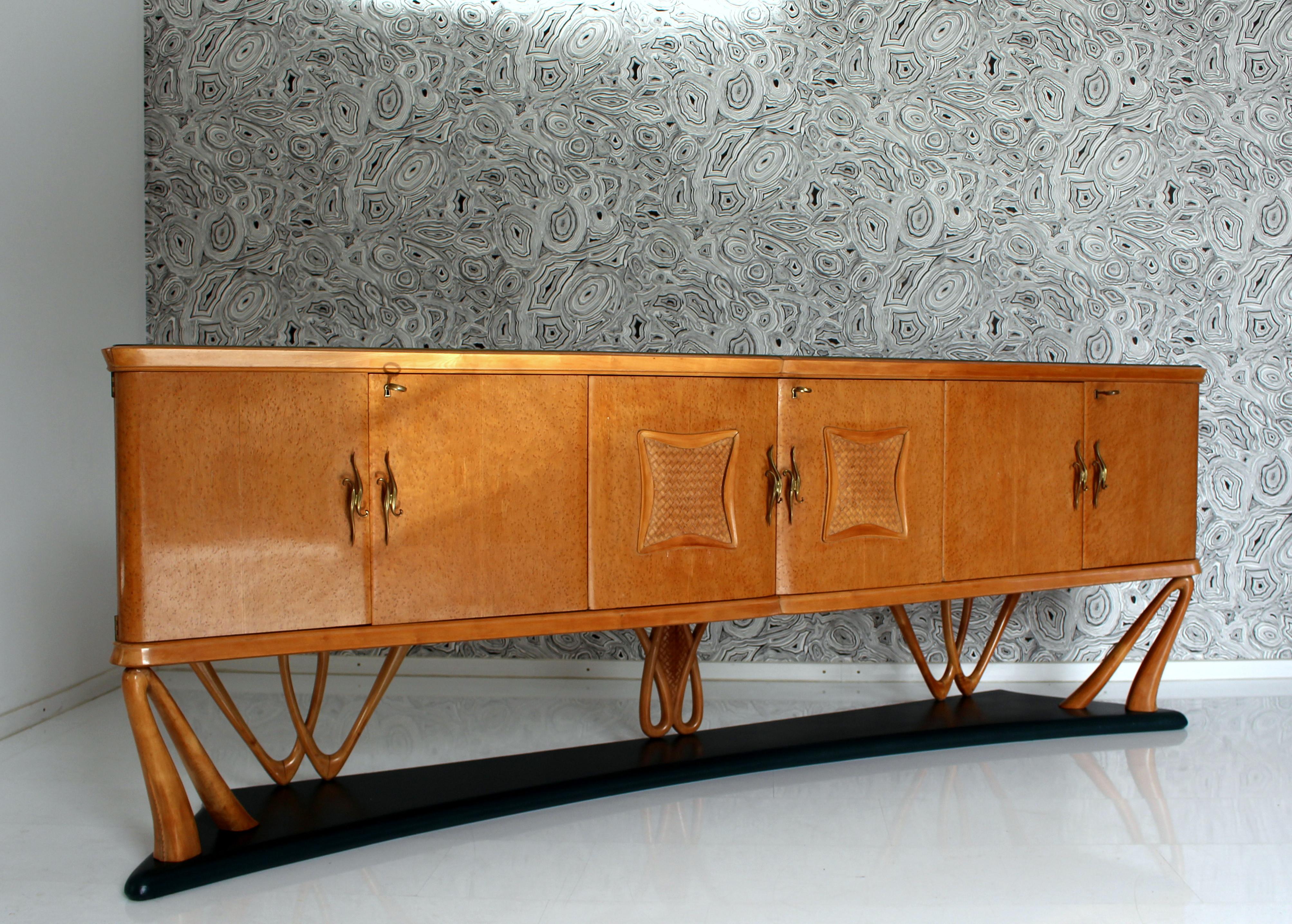 Einzigartiges italienisches Sideboard aus der Mitte des Jahrhunderts mit Barschrank a. Vittorio Dassi  (Buntglas) im Angebot