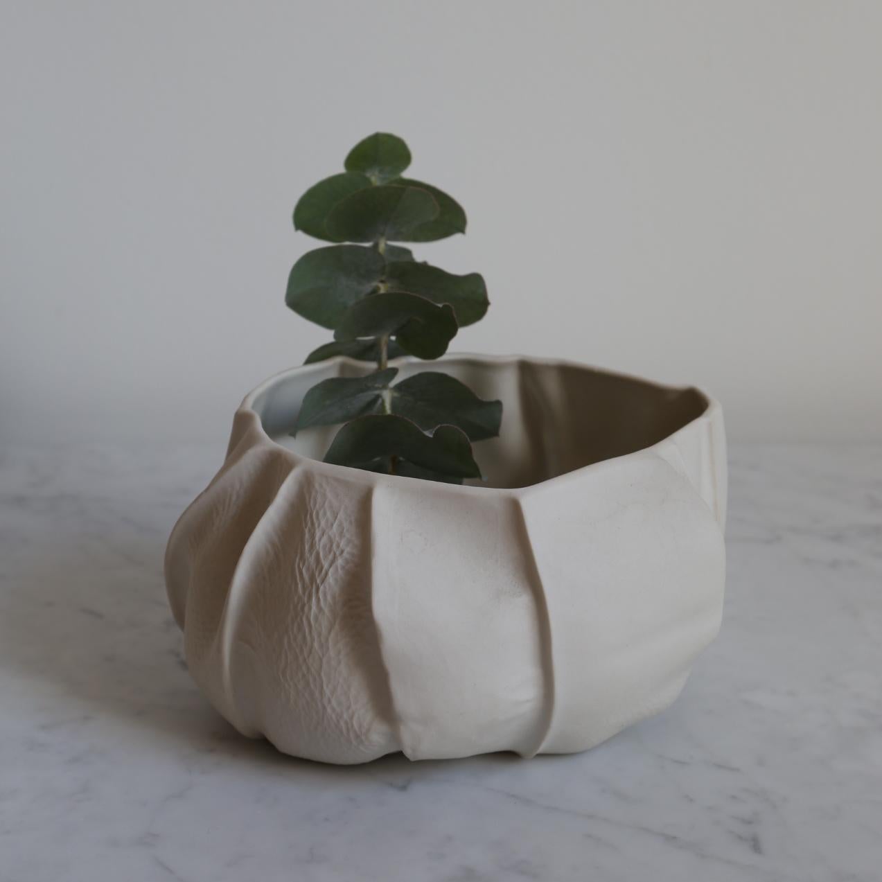 One of a Kind Kawa Bowl by Luft Tanaka, Ceramic, Porcelain, in Stock (amerikanisch)