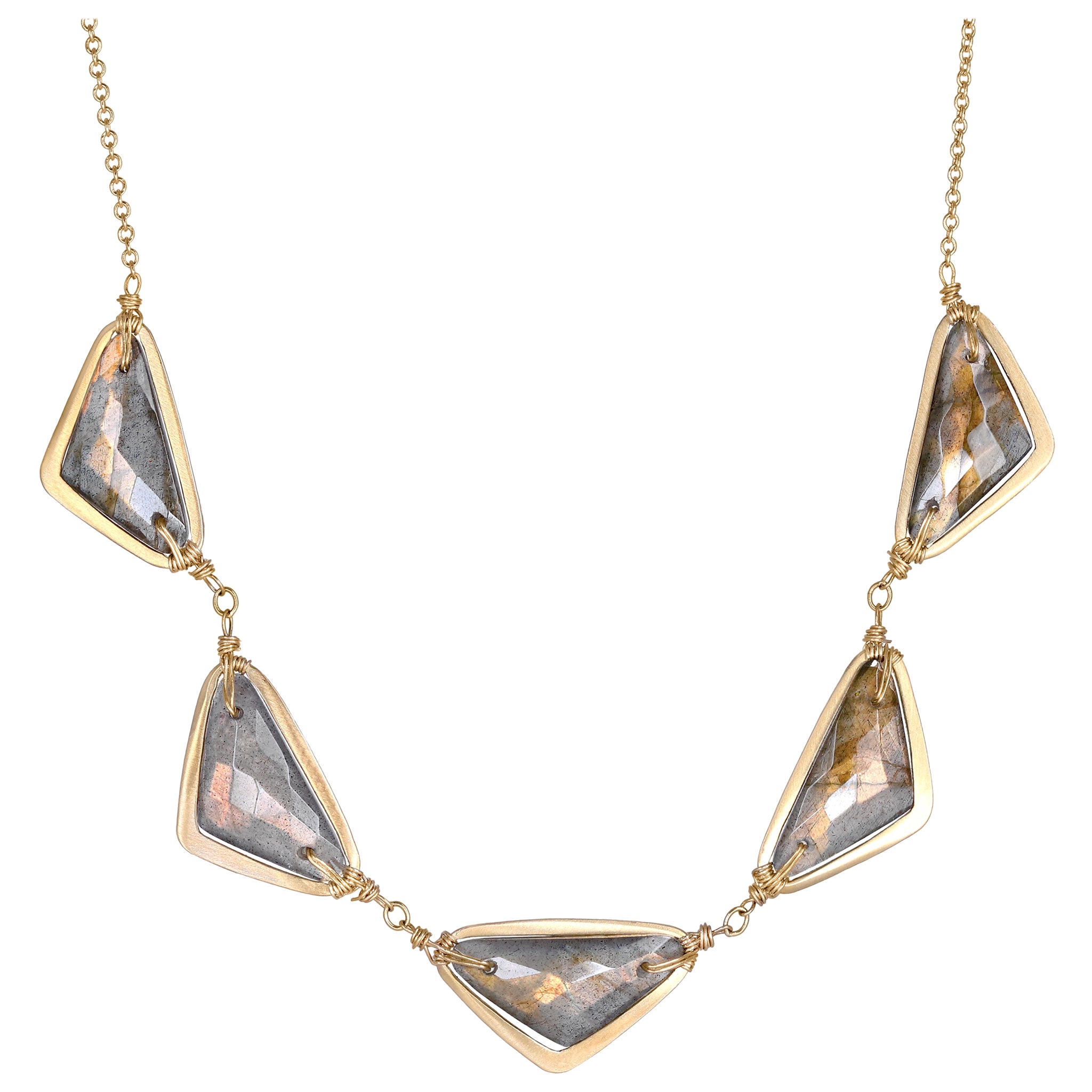 Collar único de oro hilado a mano con labradorita y espectrolita, Dana Kellin