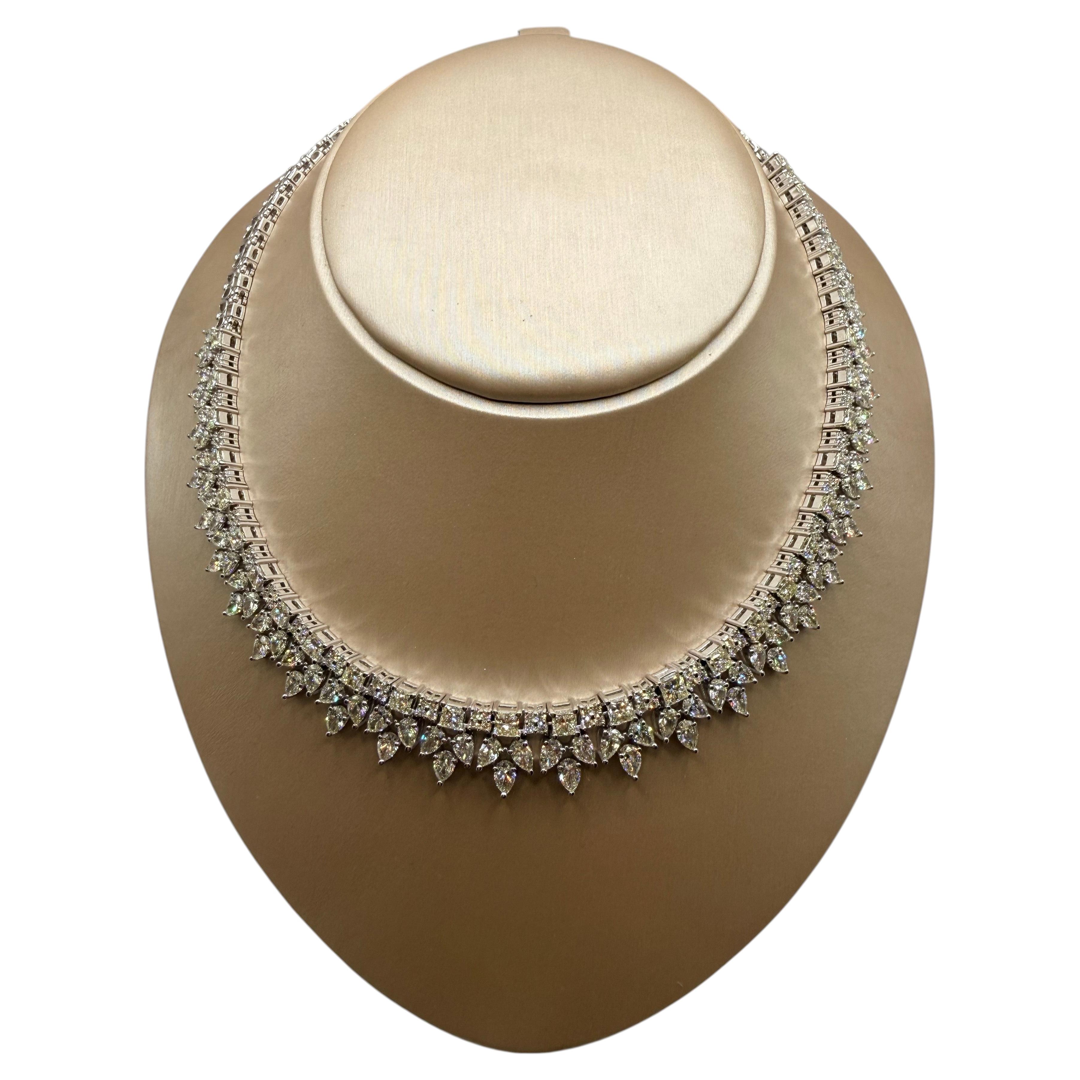 Collana di diamanti grandi unica nel suo genere, stile chocker, in oro 18KT
