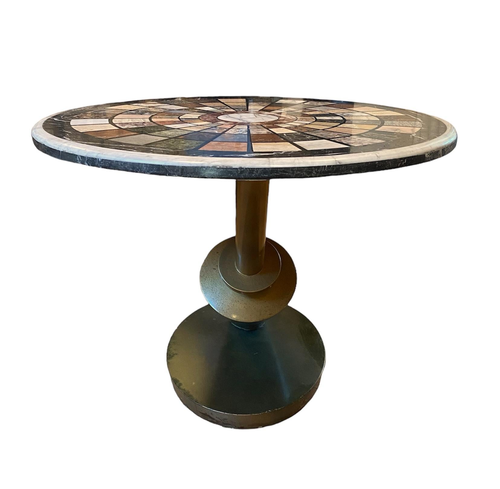 Regency Table centrale pour spécimens en marbre, unique en son genre, avec base en porte-à-faux en vente