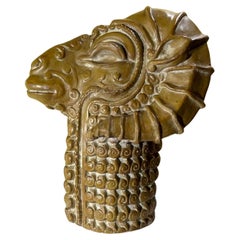 Escultura única de cerámica moderna de mediados de siglo con cabeza de carnero